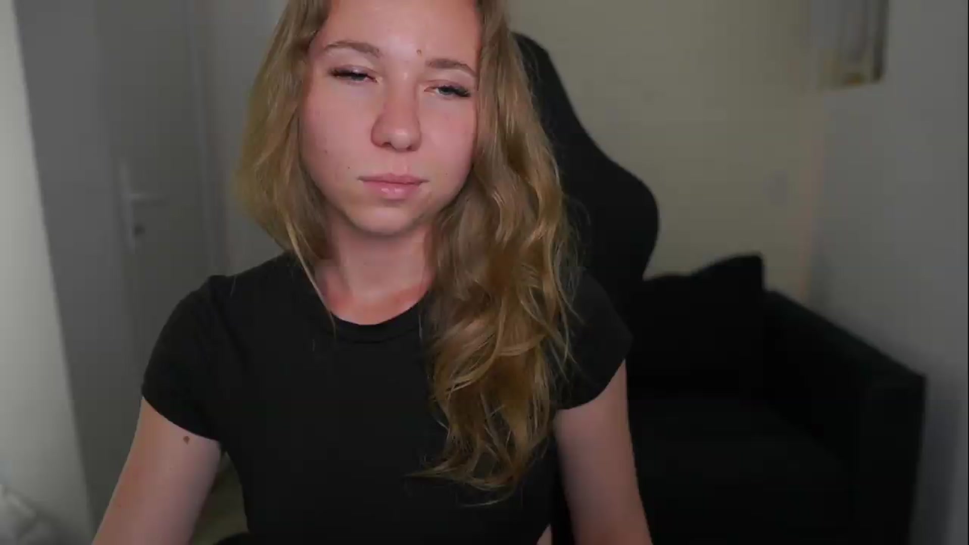 Gallery image thumbnail from VivienVance18's myfreecams stream on, 06/09/2026, 17:19 image 12 of 20