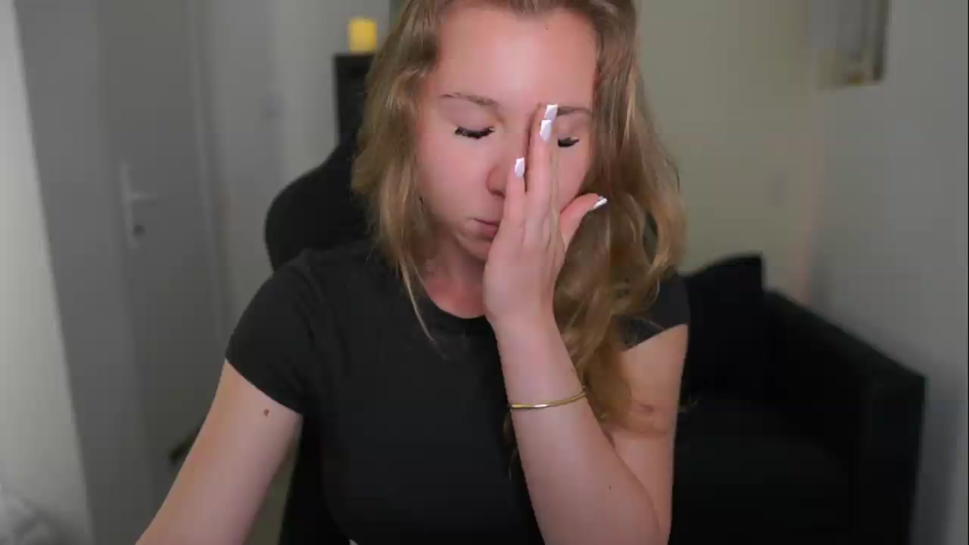 Gallery image thumbnail from VivienVance18's myfreecams stream on, 06/09/2026, 17:19 image 13 of 20