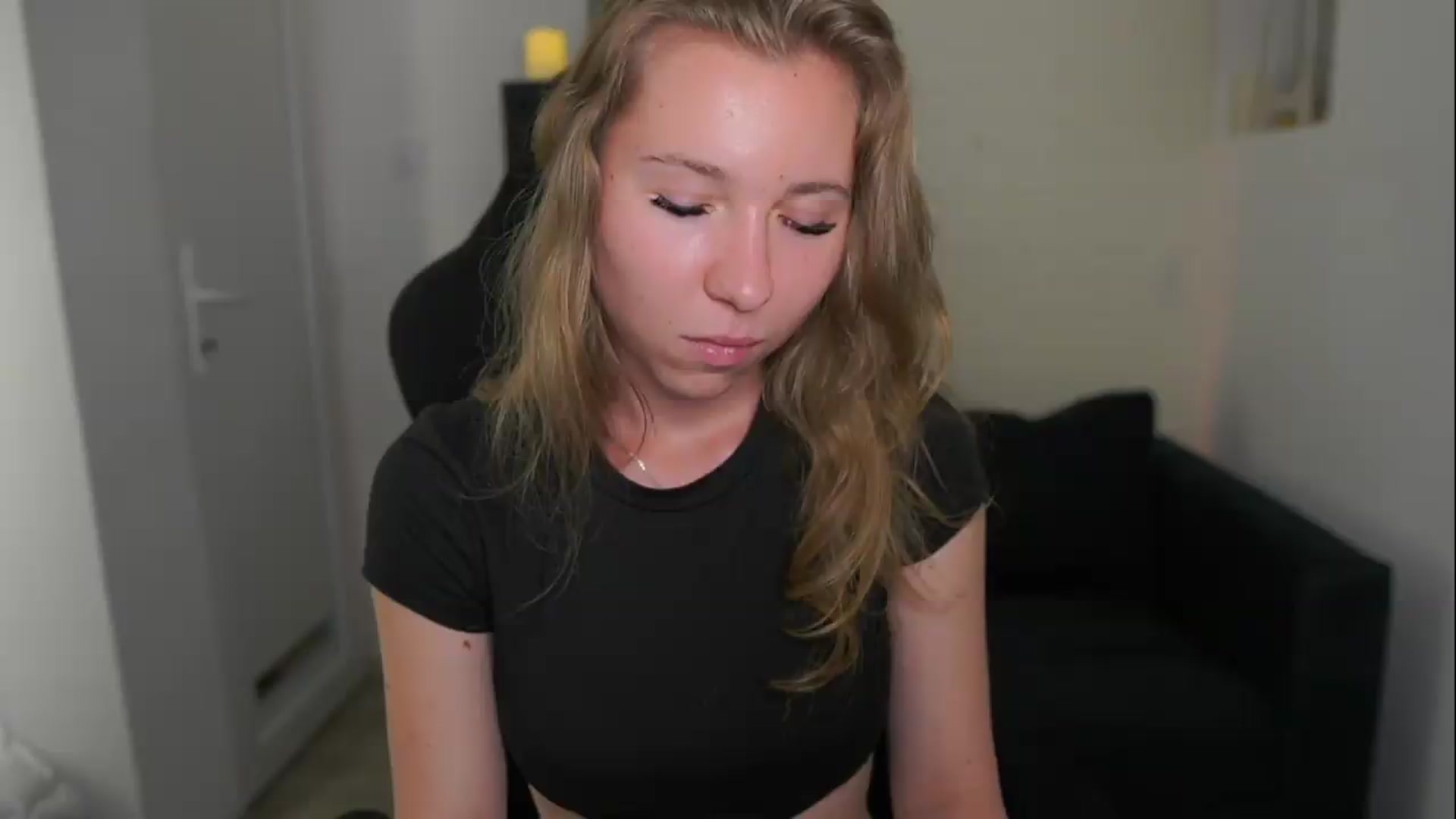 Gallery image thumbnail from VivienVance18's myfreecams stream on, 06/09/2026, 18:42 image 7 of 20