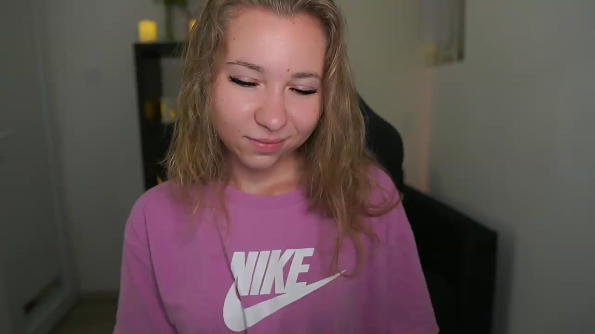 Gallery image thumbnail from VivienVance18's myfreecams stream on, 06/12/2026, 09:19 image 7 of 20