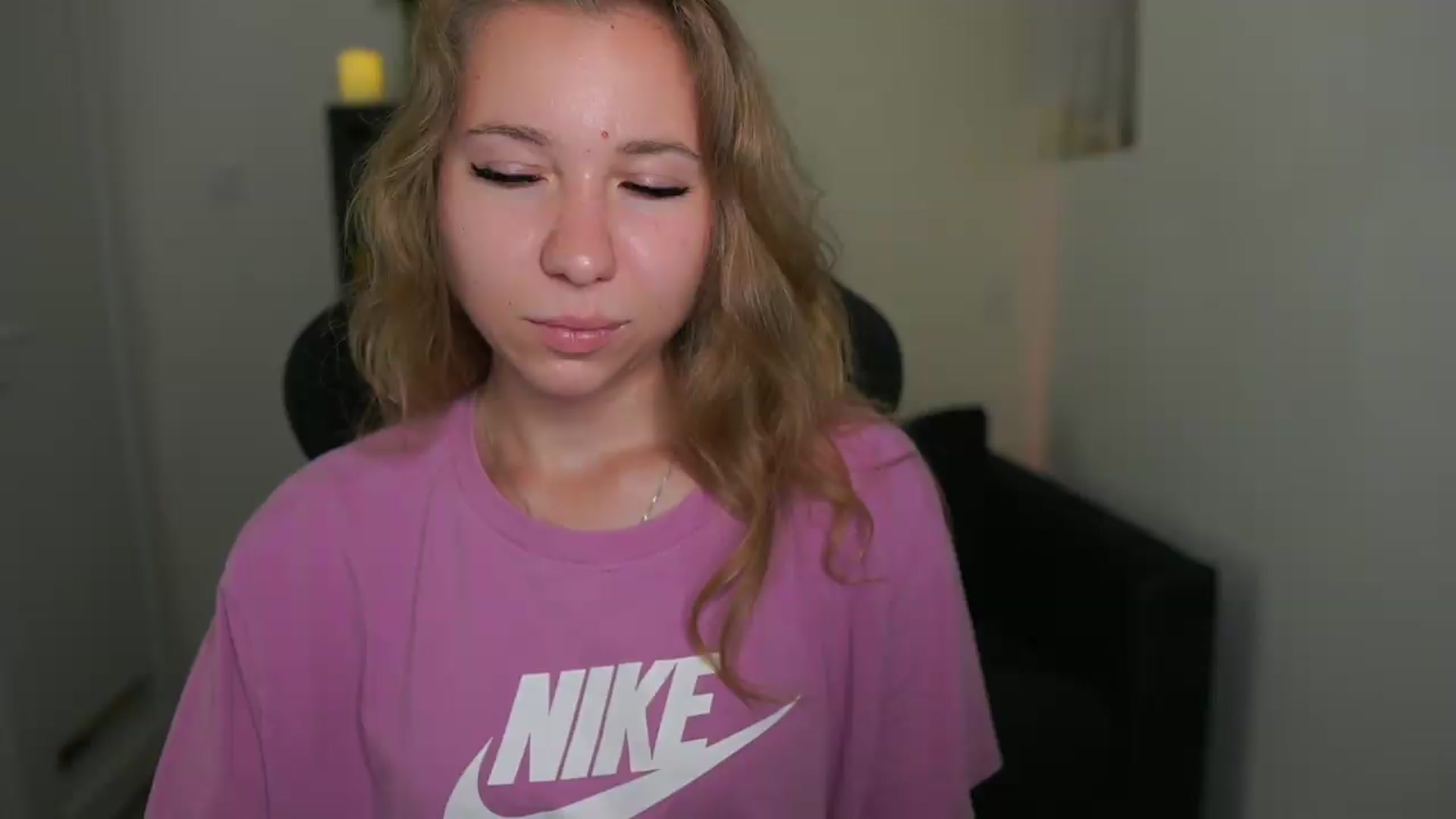 Gallery image thumbnail from VivienVance18's myfreecams stream on, 06/12/2026, 10:29 image 4 of 20