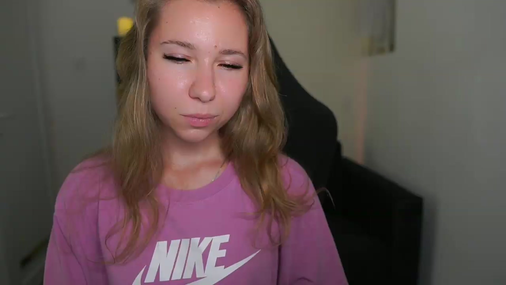 Gallery image thumbnail from VivienVance18's myfreecams stream on, 06/12/2026, 11:41 image 3 of 20