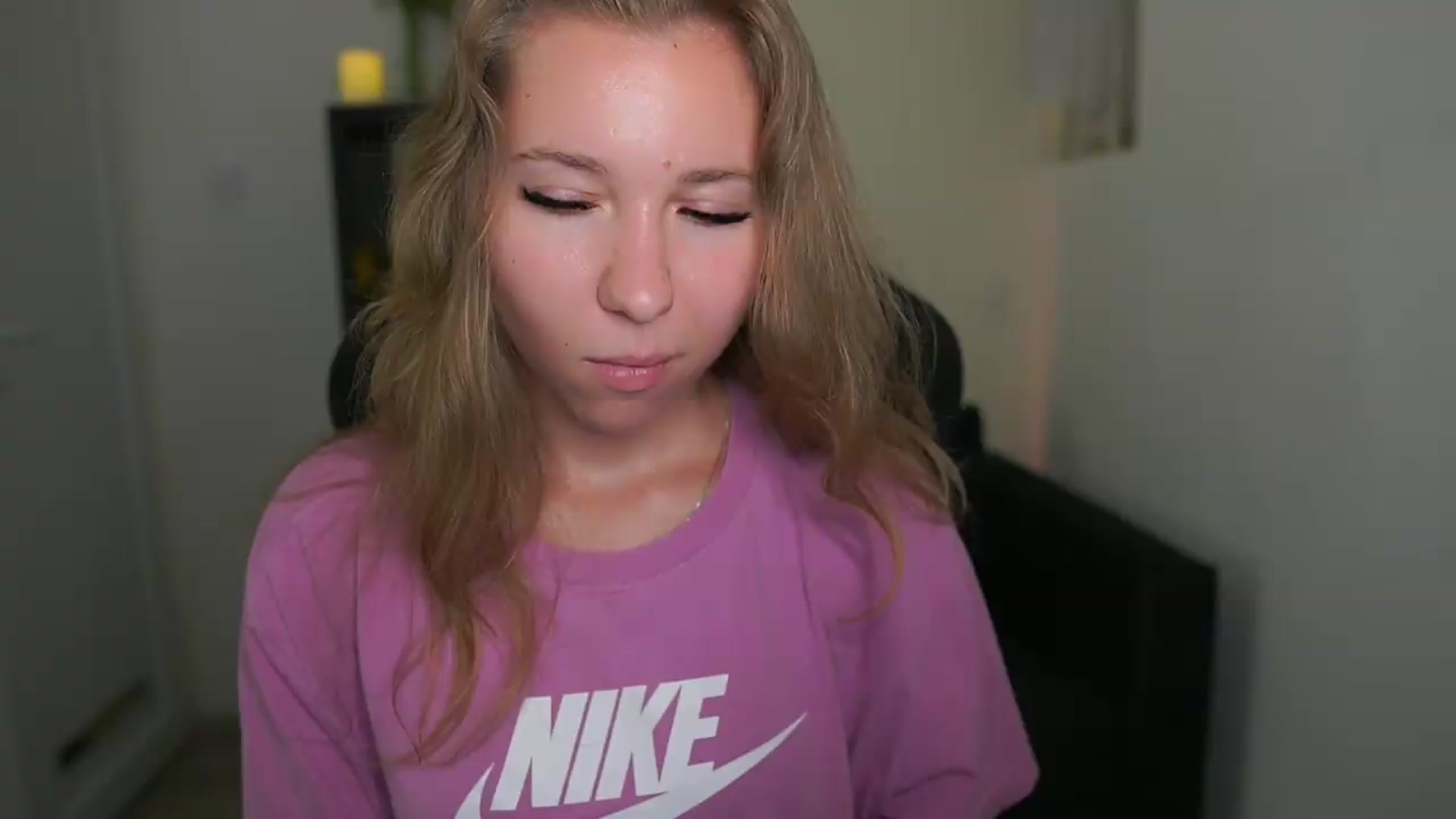 Gallery image thumbnail from VivienVance18's myfreecams stream on, 06/12/2026, 11:41 image 5 of 20
