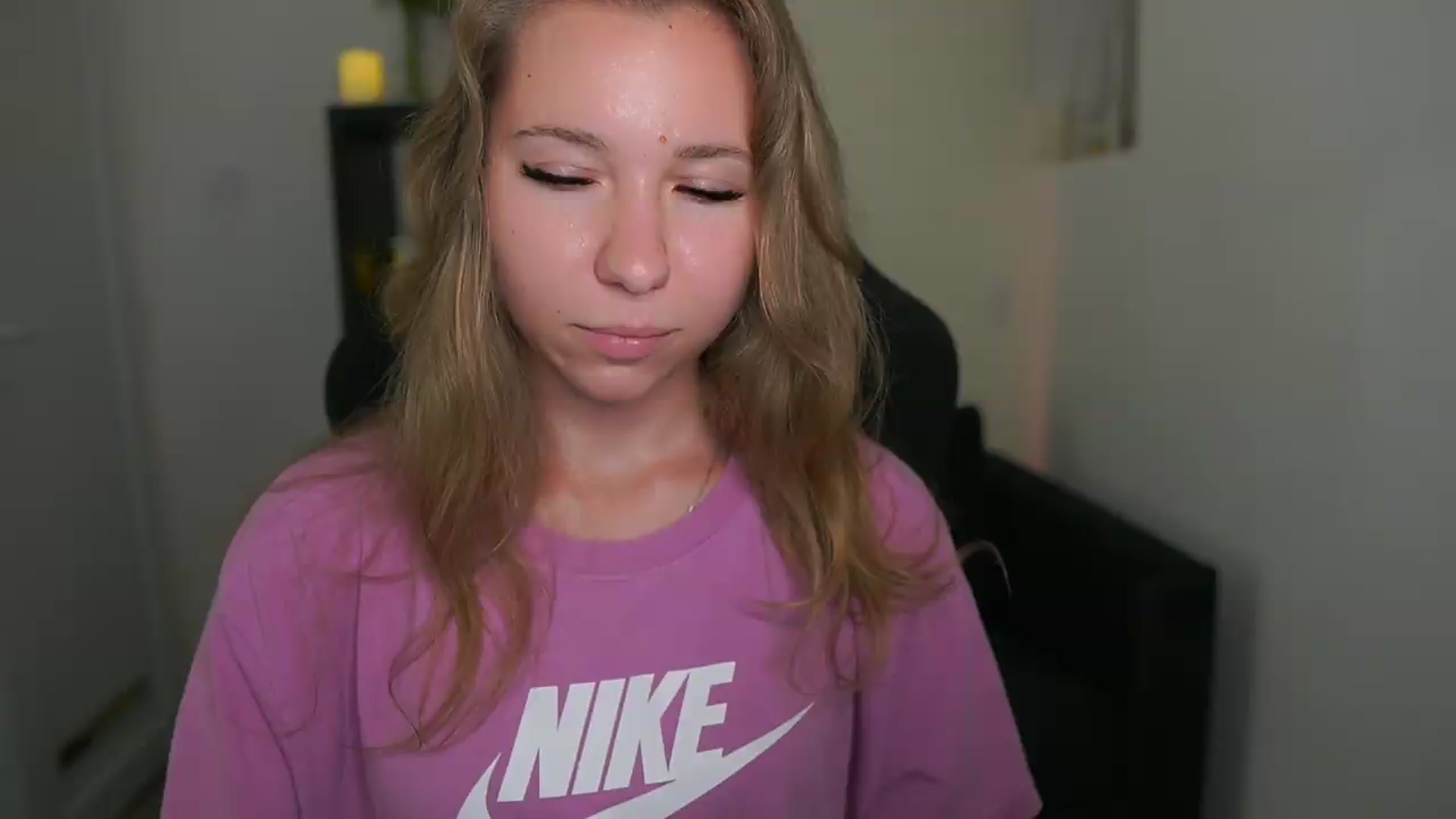 Gallery image thumbnail from VivienVance18's myfreecams stream on, 06/12/2026, 11:41 image 4 of 20