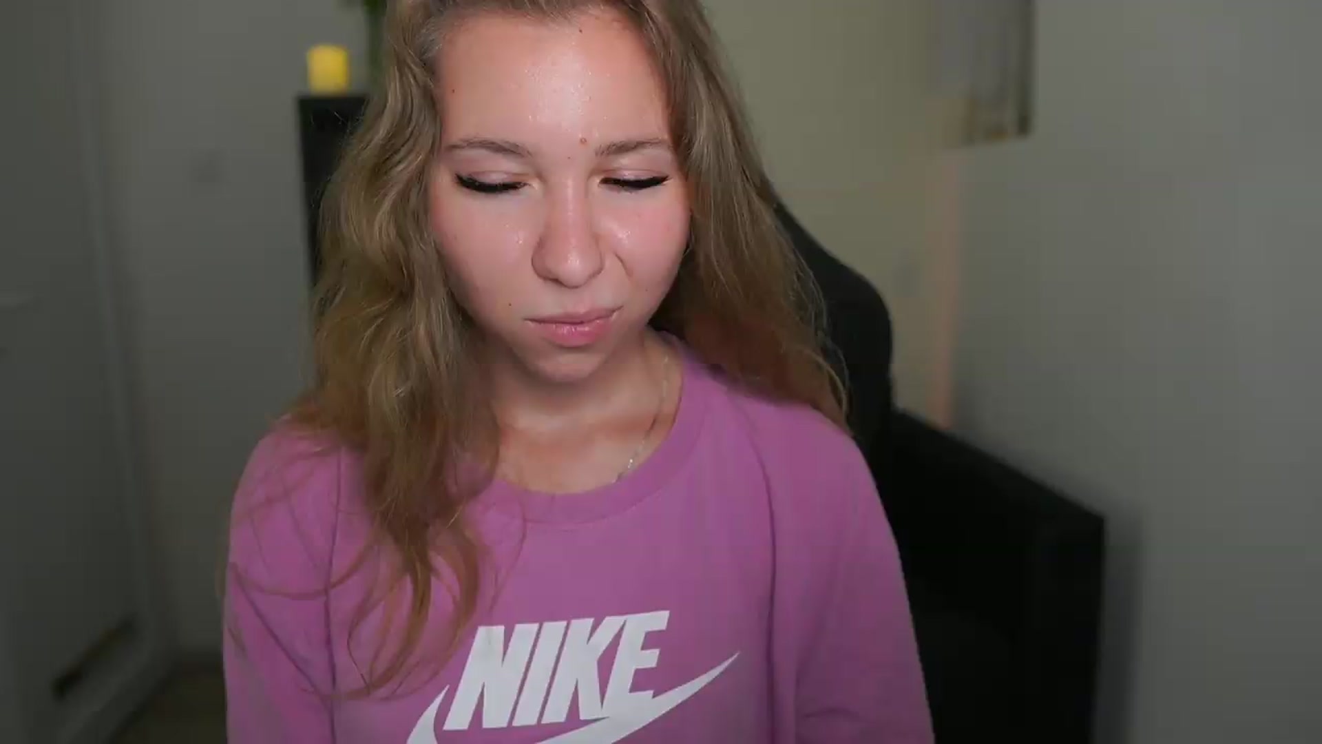 Gallery image thumbnail from VivienVance18's myfreecams stream on, 06/12/2026, 11:41 image 2 of 20