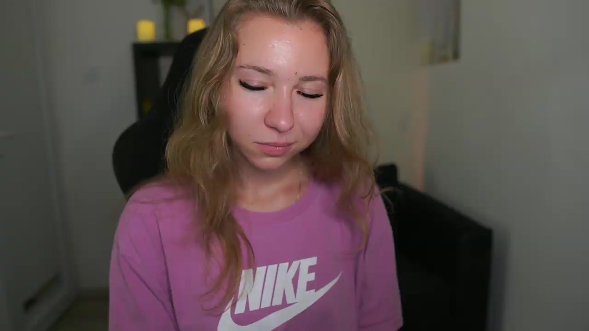 Gallery image thumbnail from VivienVance18's myfreecams stream on, 06/12/2026, 11:41 image 8 of 20