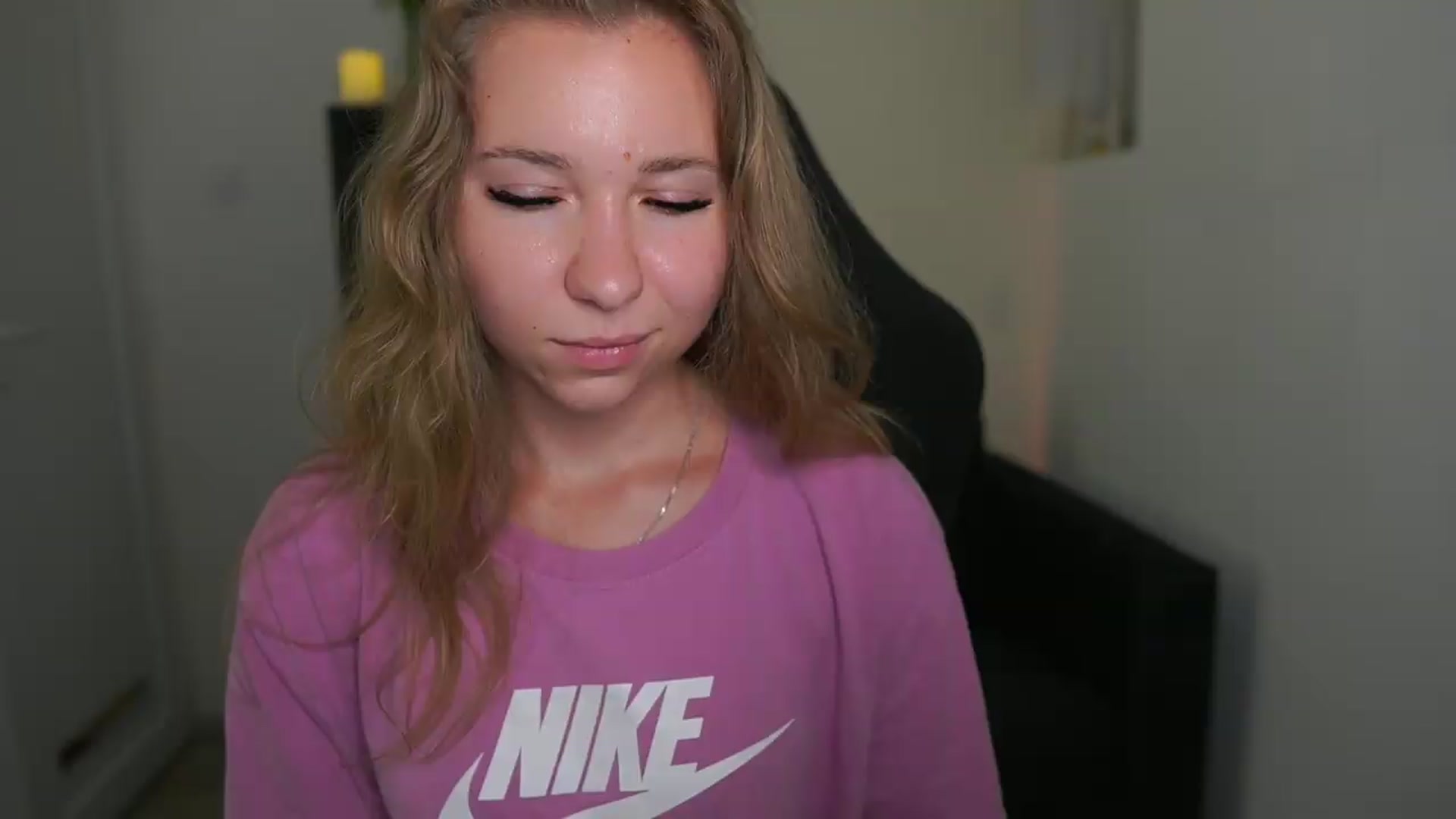 Gallery image thumbnail from VivienVance18's myfreecams stream on, 06/12/2026, 11:41 image 1 of 20