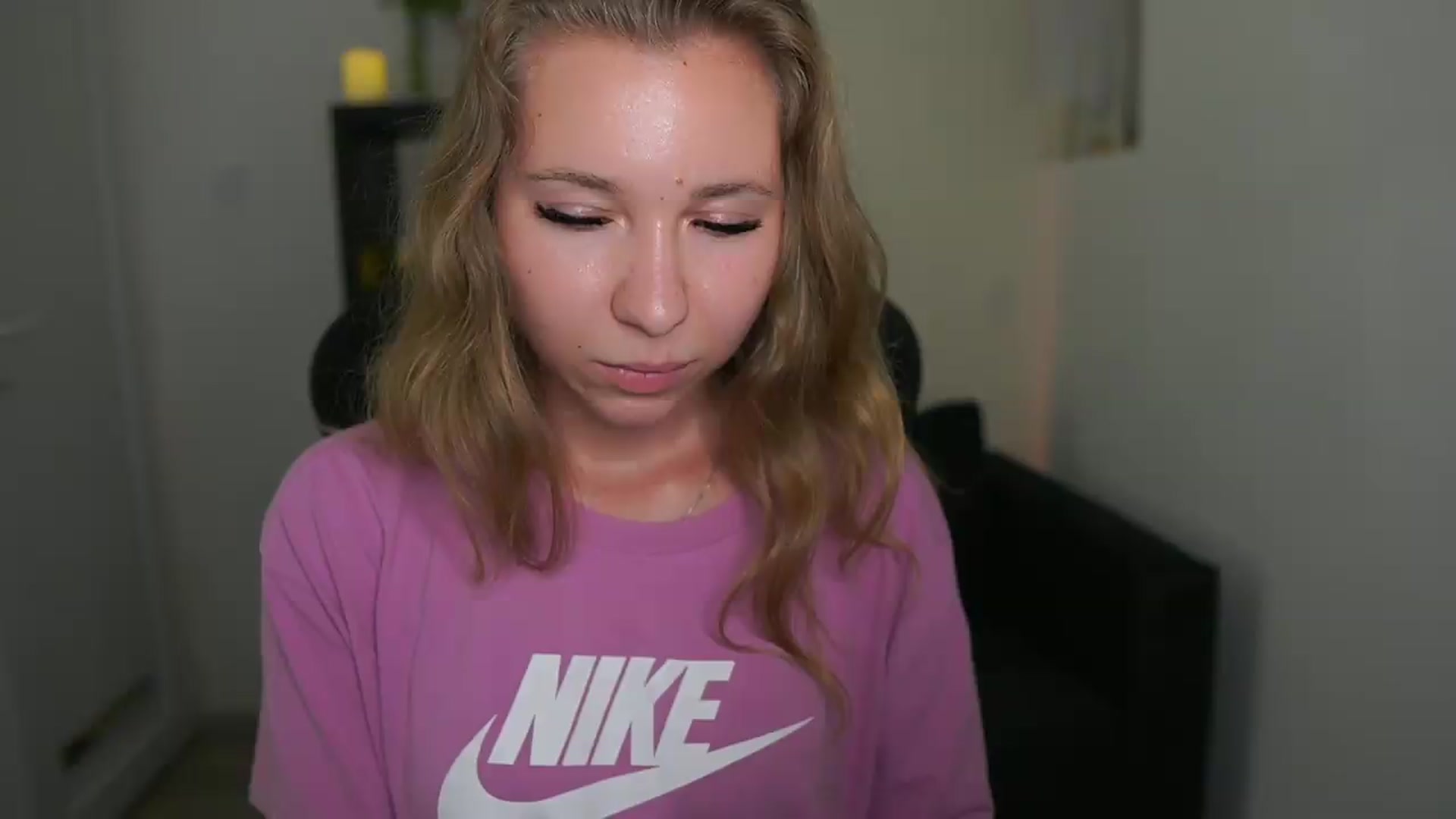 Gallery image thumbnail from VivienVance18's myfreecams stream on, 06/12/2026, 15:49 image 6 of 20