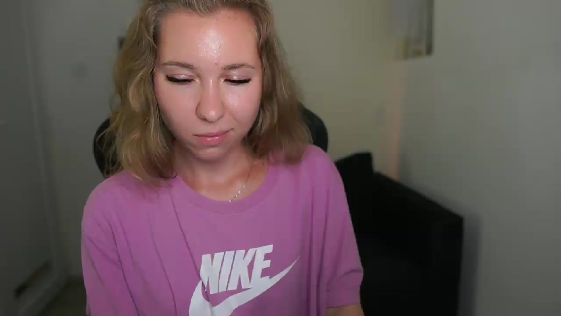 Gallery image thumbnail from VivienVance18's myfreecams stream on, 06/12/2026, 17:40 image 3 of 20