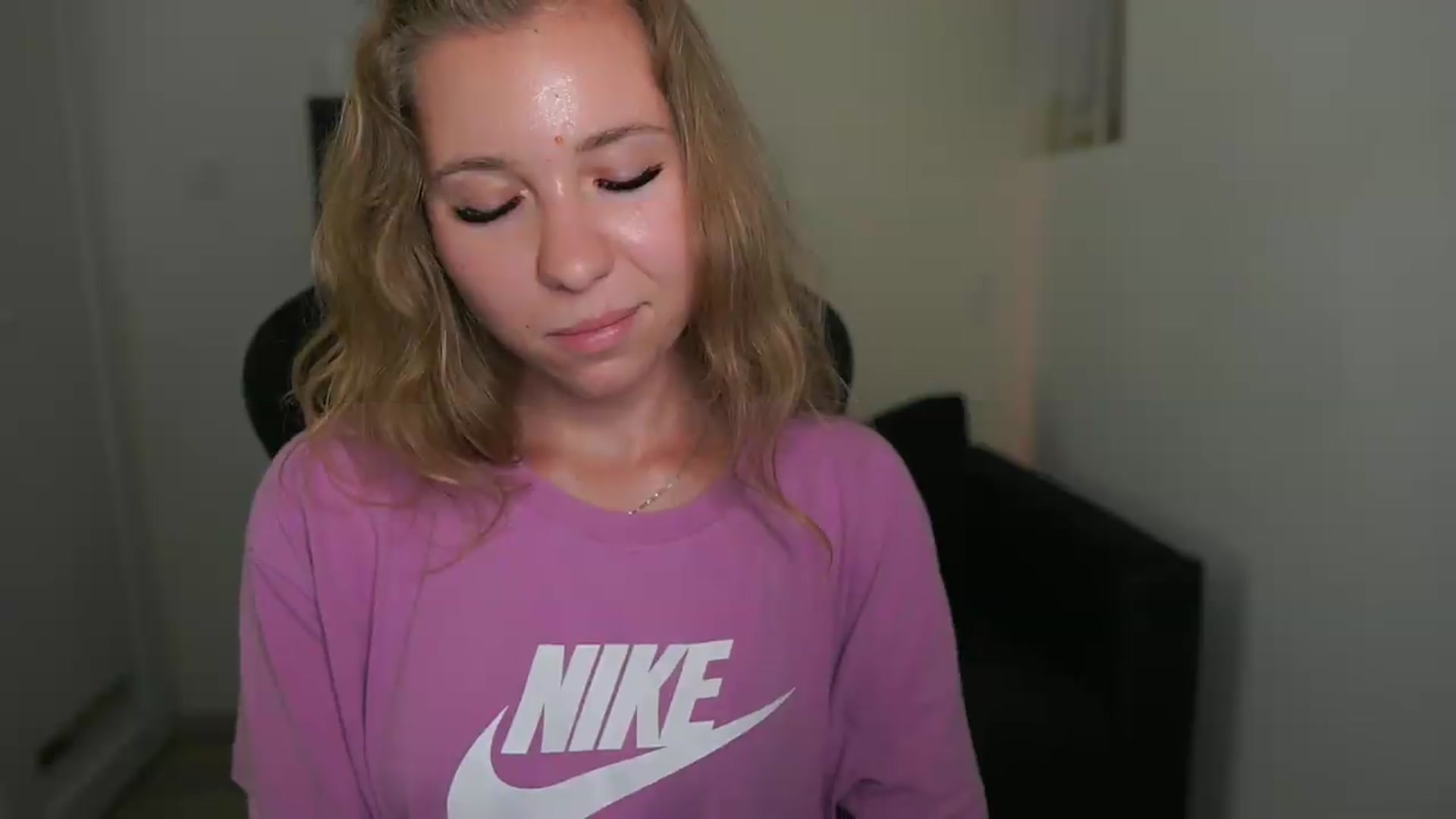 Gallery image thumbnail from VivienVance18's myfreecams stream on, 06/12/2026, 17:40 image 4 of 20