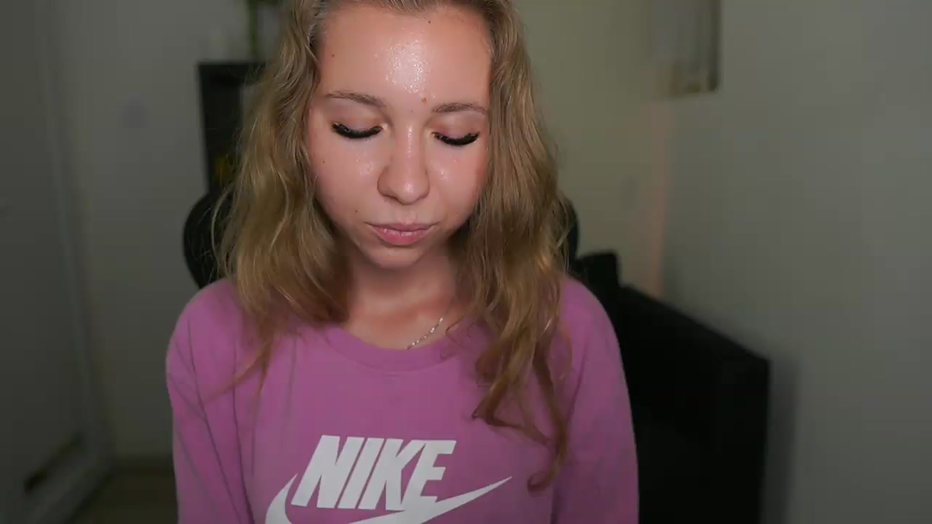 Gallery image thumbnail from VivienVance18's myfreecams stream on, 06/12/2026, 17:40 image 13 of 20