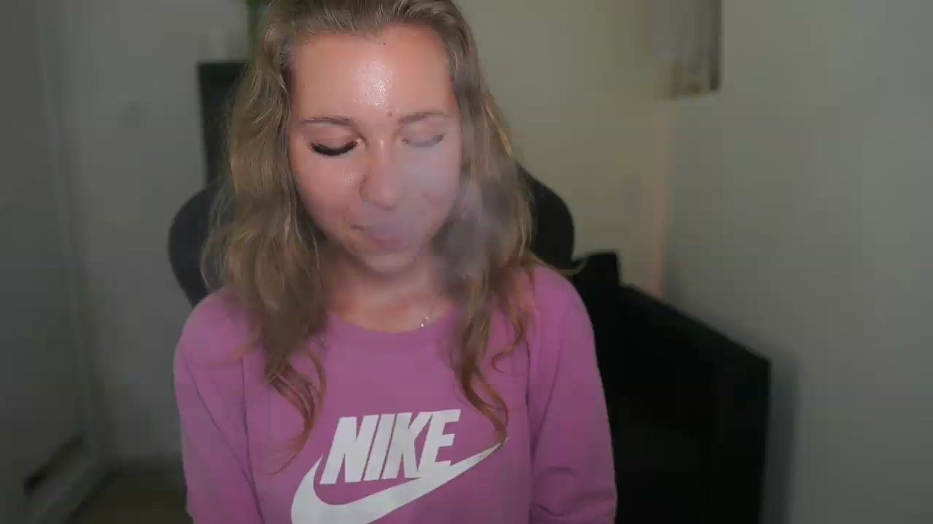 Gallery image thumbnail from VivienVance18's myfreecams stream on, 06/12/2026, 18:43 image 16 of 20