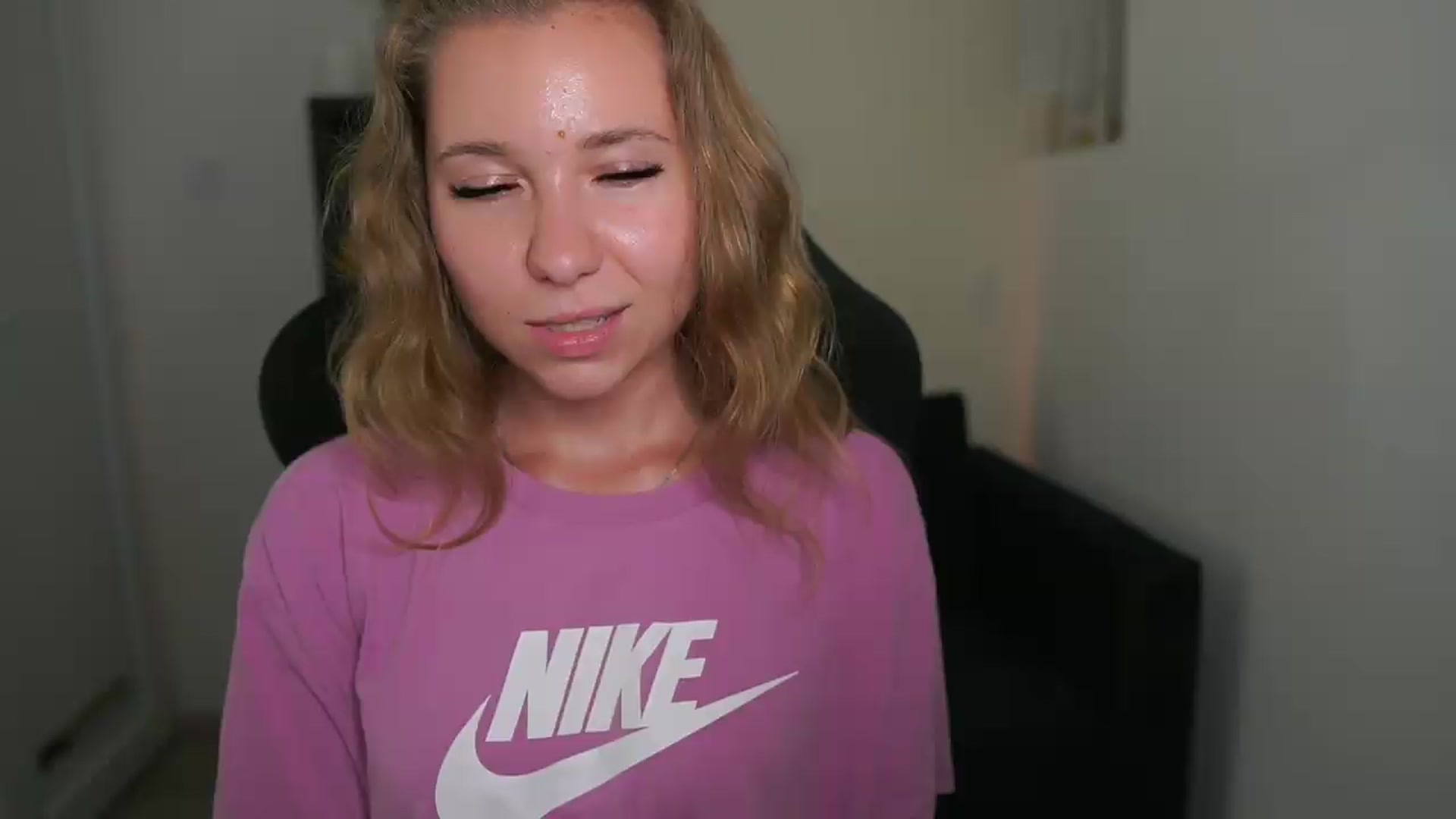 Gallery image thumbnail from VivienVance18's myfreecams stream on, 06/12/2026, 18:43 image 1 of 20