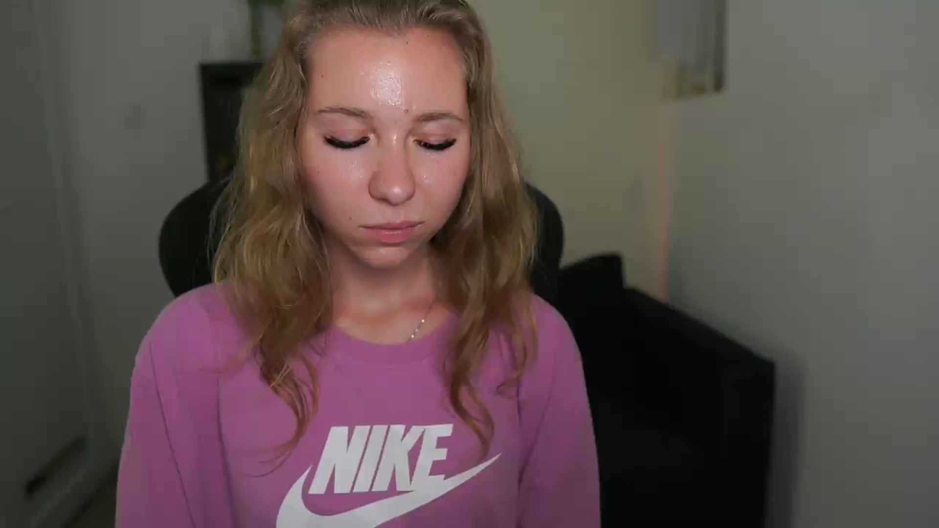 Gallery image thumbnail from VivienVance18's myfreecams stream on, 06/12/2026, 18:43 image 17 of 20
