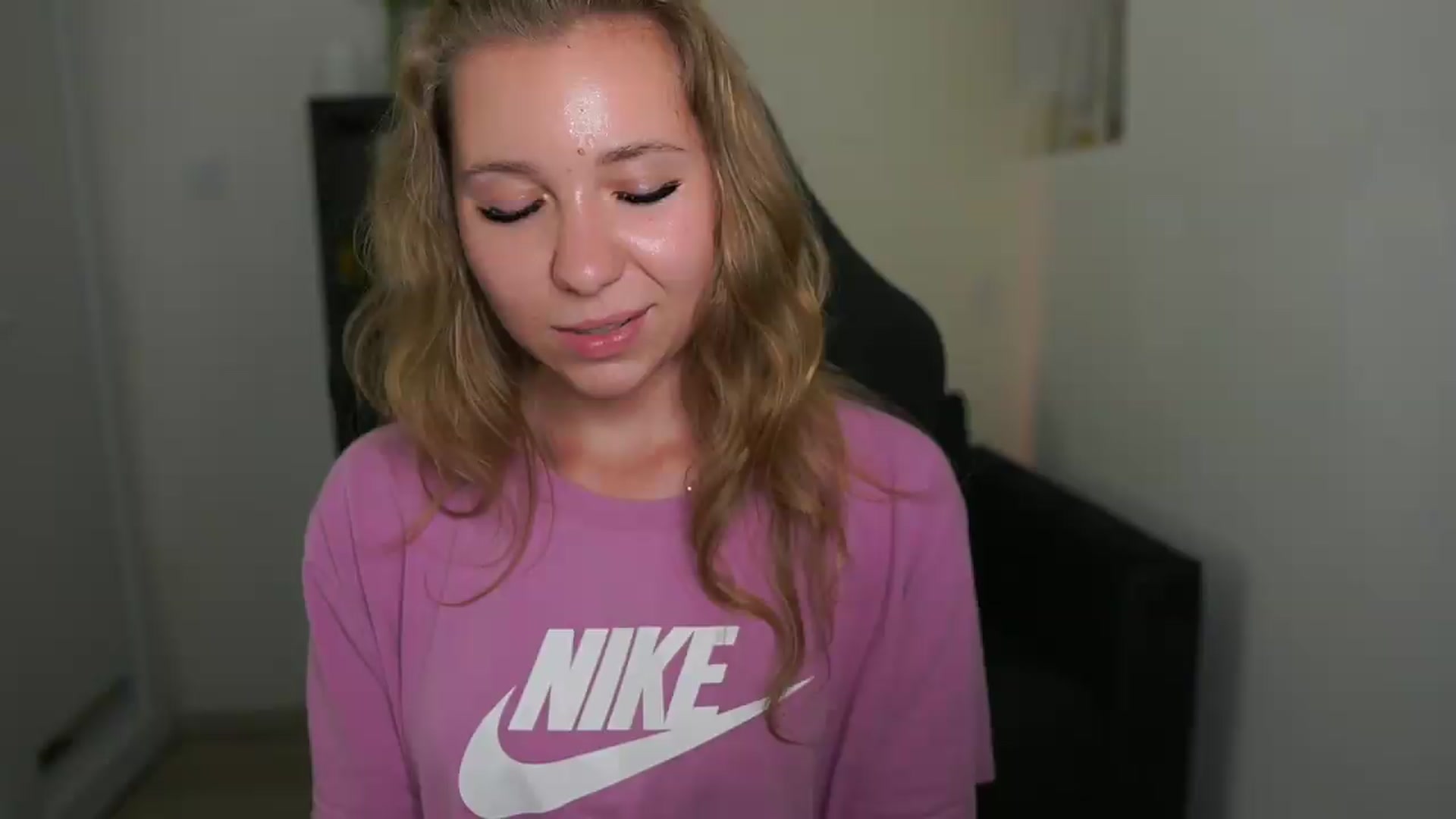 Gallery image thumbnail from VivienVance18's myfreecams stream on, 06/12/2026, 18:43 image 9 of 20