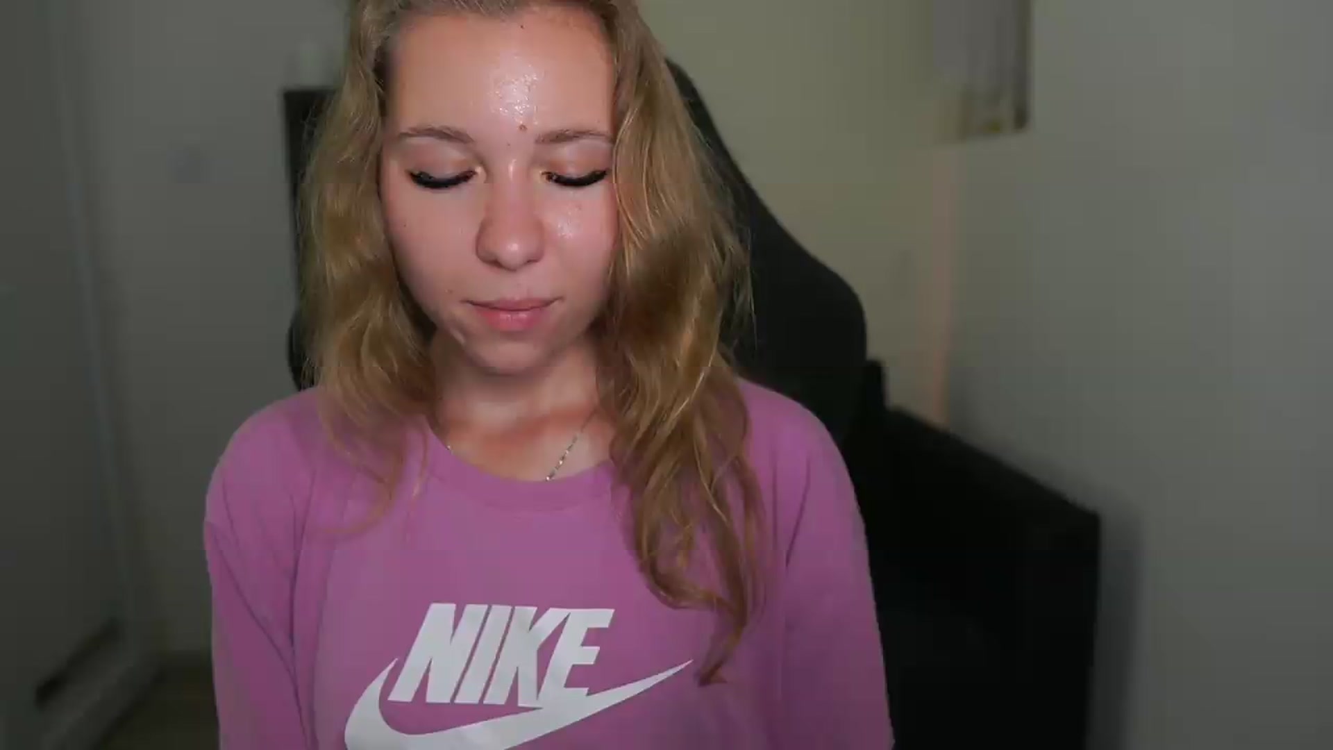Gallery image thumbnail from VivienVance18's myfreecams stream on, 06/12/2026, 18:43 image 5 of 20