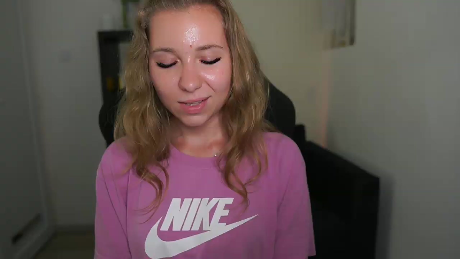 Gallery image thumbnail from VivienVance18's myfreecams stream on, 06/12/2026, 18:43 image 18 of 20