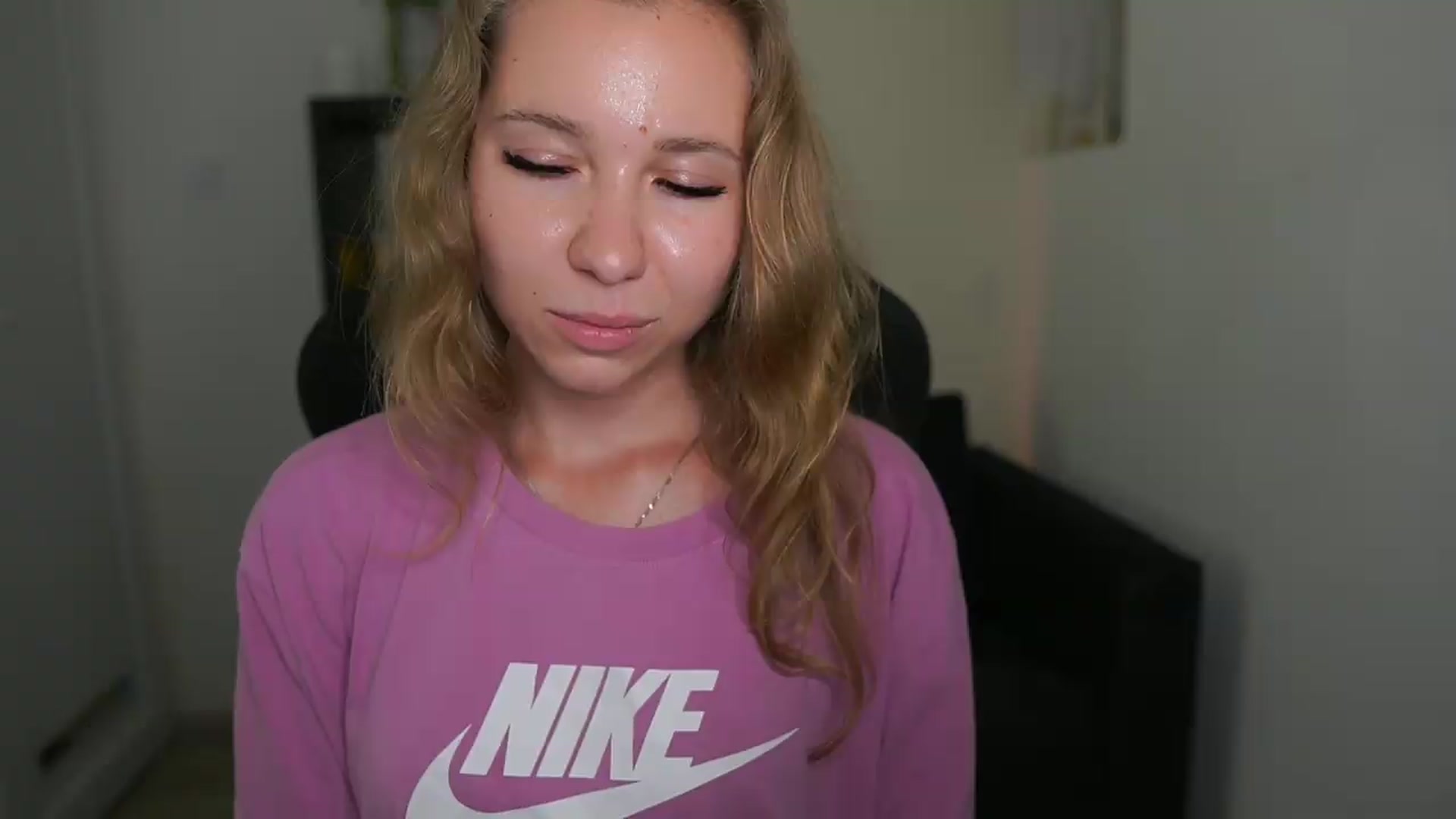 Gallery image thumbnail from VivienVance18's myfreecams stream on, 06/12/2026, 18:43 image 4 of 20