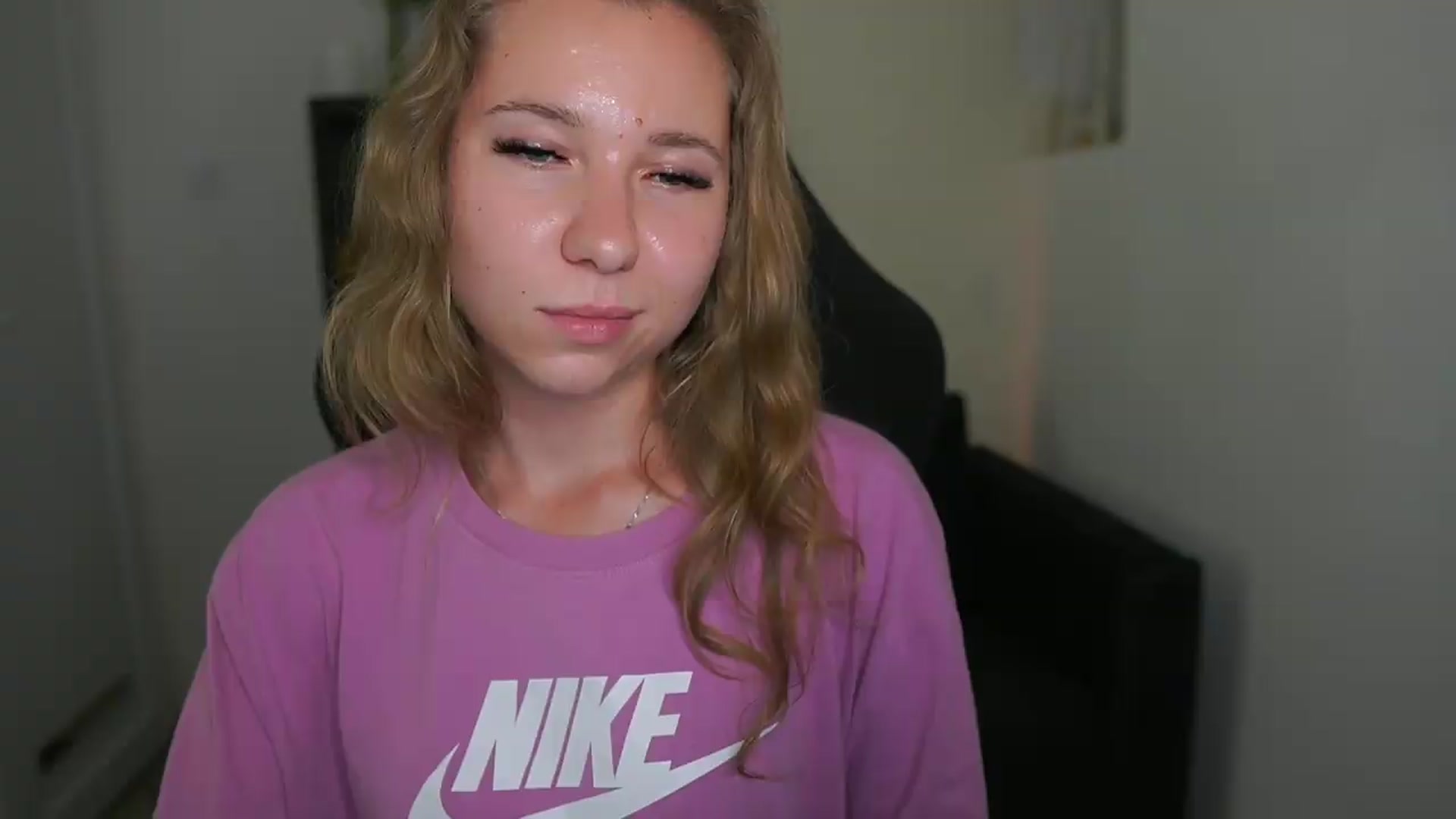 Gallery image thumbnail from VivienVance18's myfreecams stream on, 06/12/2026, 18:43 image 6 of 20