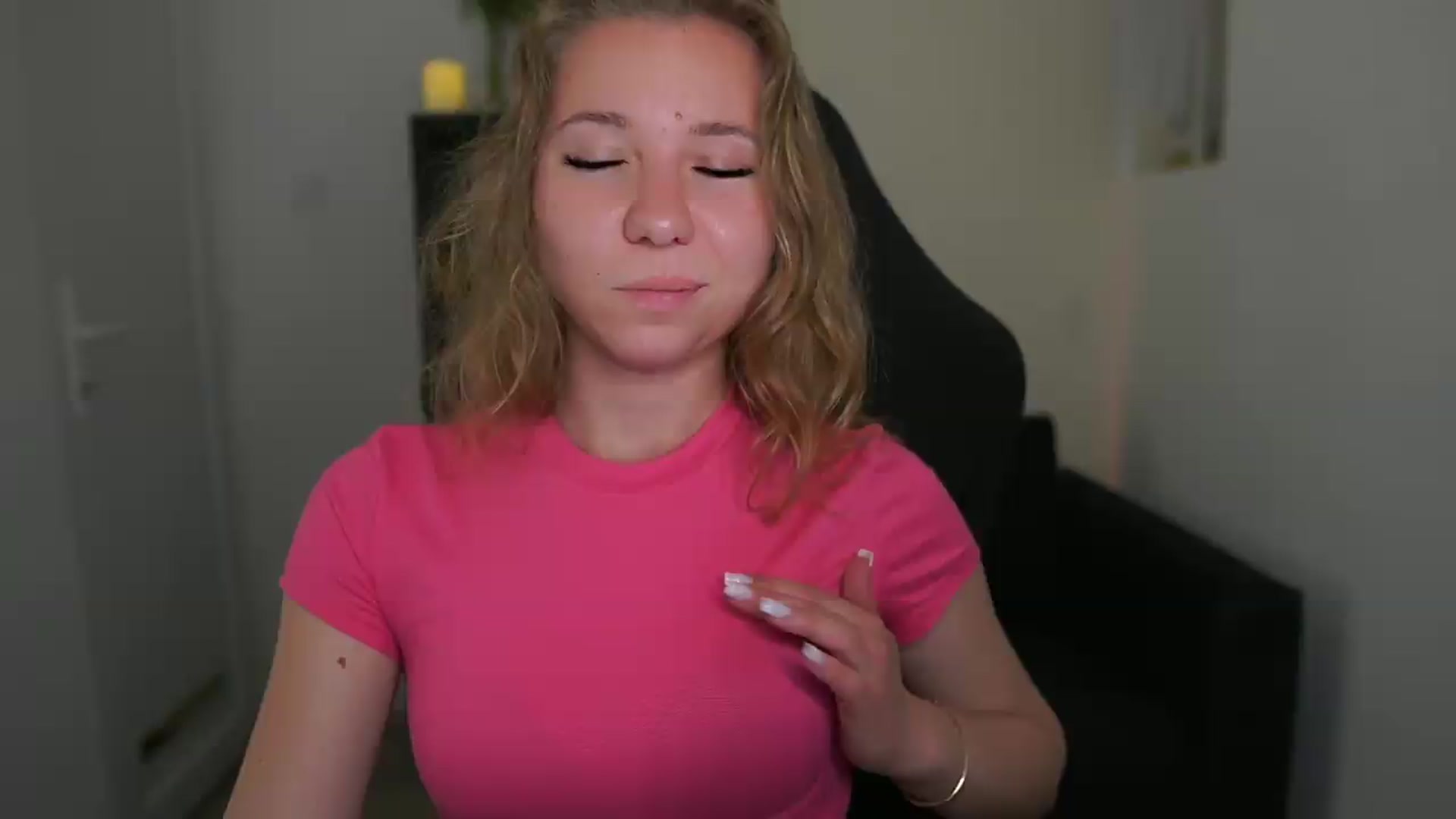 Gallery image thumbnail from VivienVance18's myfreecams stream on, 06/13/2026, 13:58 image 7 of 20