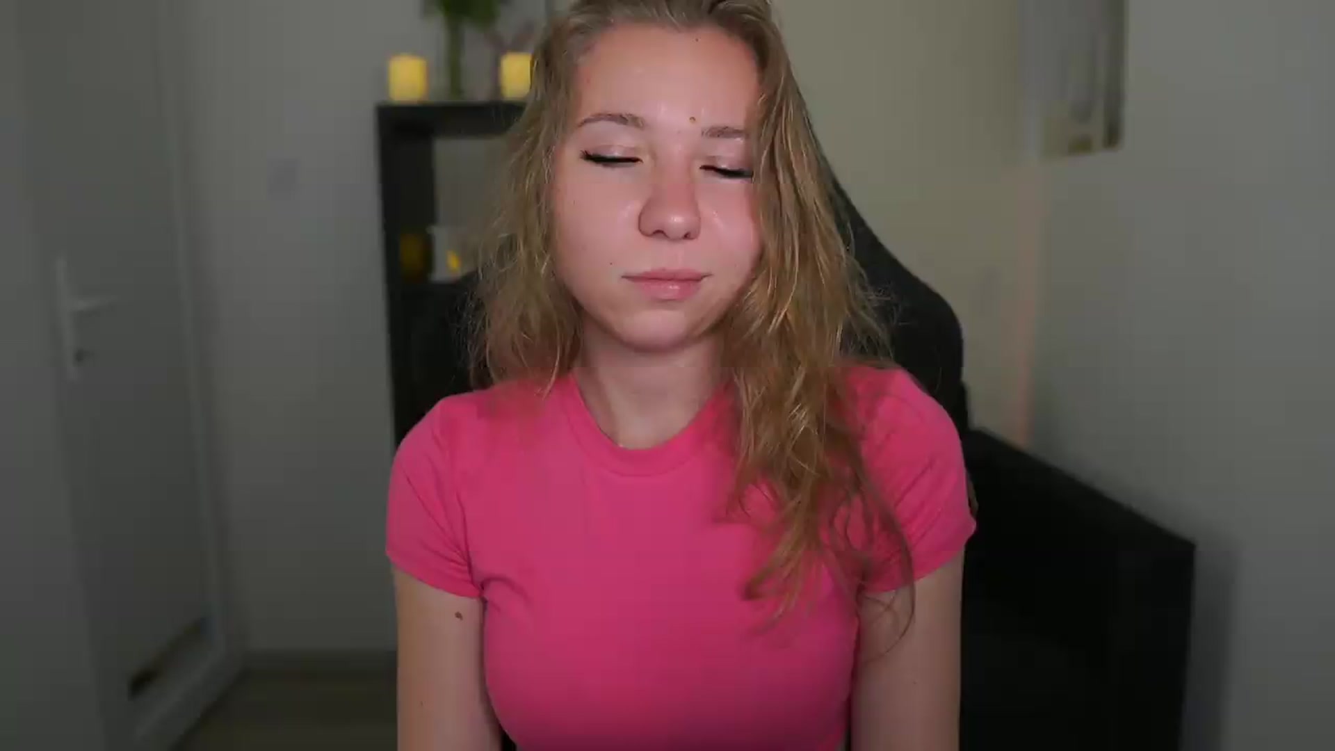 Gallery image thumbnail from VivienVance18's myfreecams stream on, 06/13/2026, 13:58 image 5 of 20