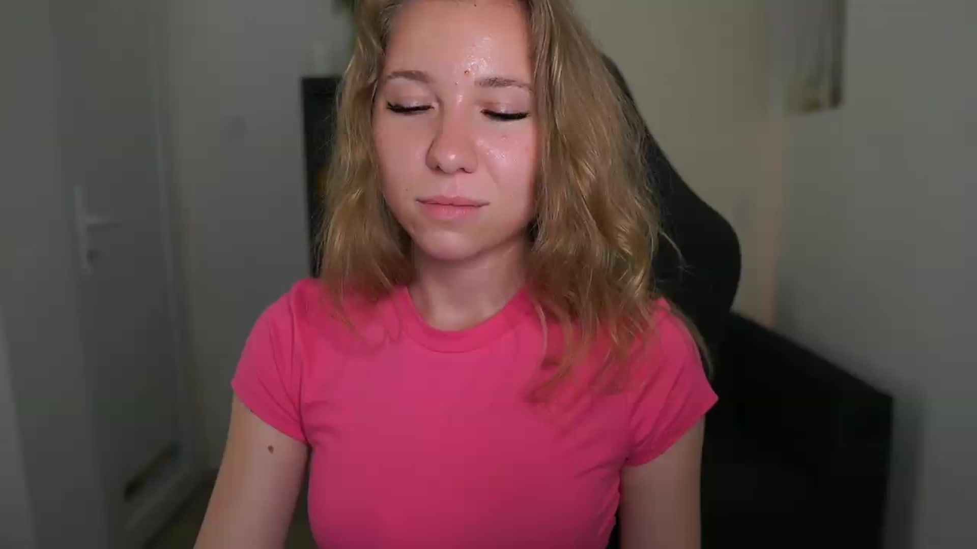 Gallery image thumbnail from VivienVance18's myfreecams stream on, 06/13/2026, 17:07 image 8 of 20