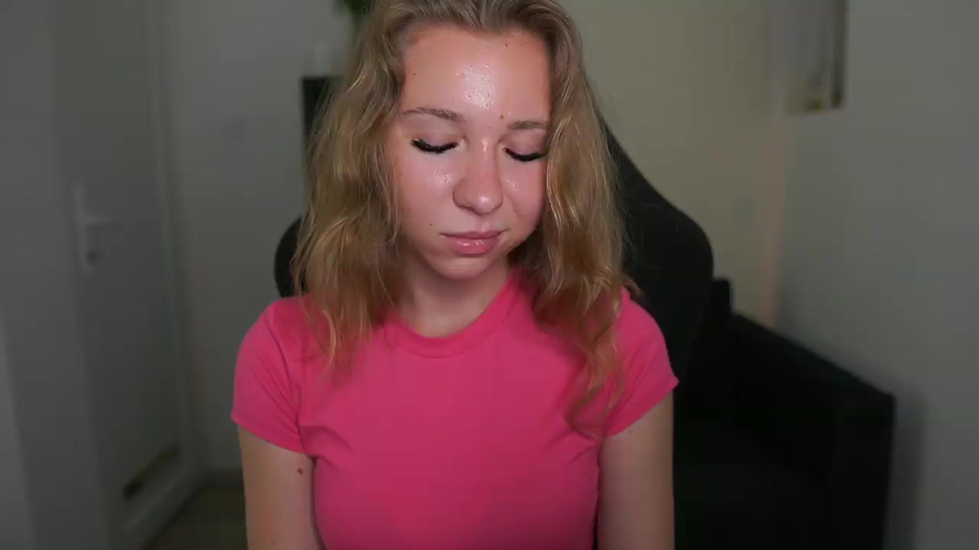 Gallery image thumbnail from VivienVance18's myfreecams stream on, 06/13/2026, 17:07 image 10 of 20
