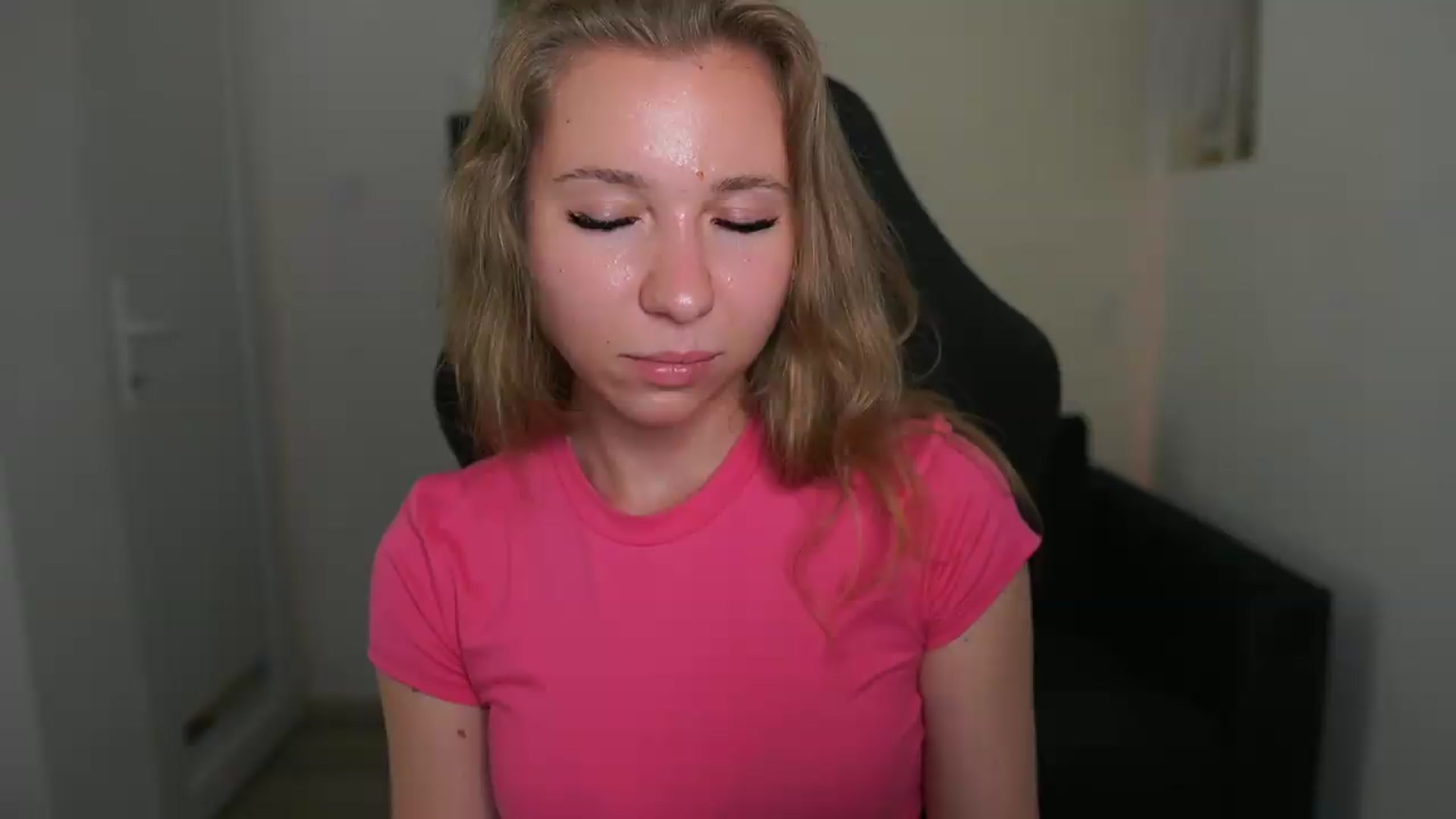 Gallery image thumbnail from VivienVance18's myfreecams stream on, 06/13/2026, 17:07 image 7 of 20