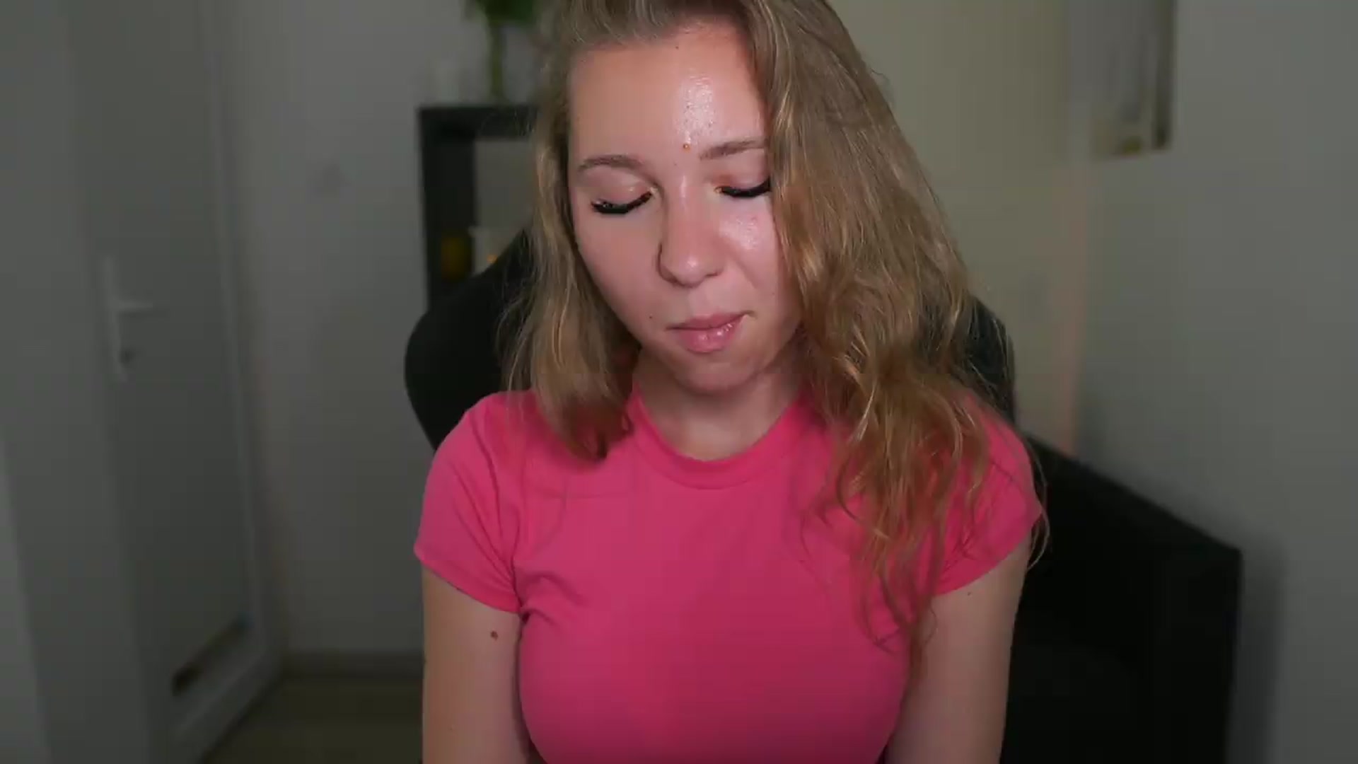 Gallery image thumbnail from VivienVance18's myfreecams stream on, 06/13/2026, 17:07 image 11 of 20
