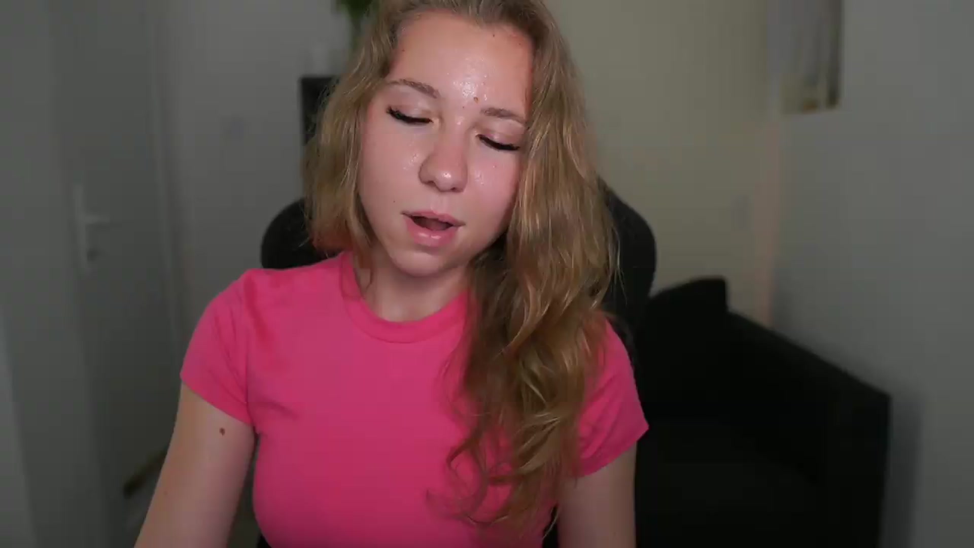 Gallery image thumbnail from VivienVance18's myfreecams stream on, 06/13/2026, 17:07 image 20 of 20