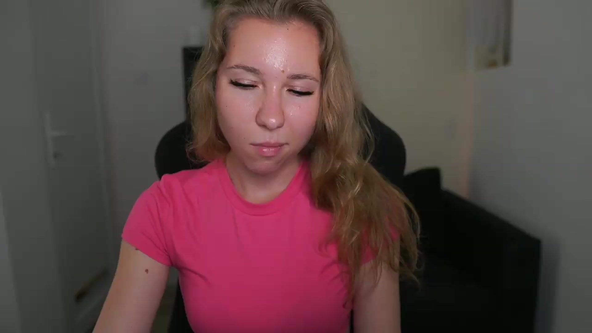 Gallery image thumbnail from VivienVance18's myfreecams stream on, 06/13/2026, 17:07 image 2 of 20
