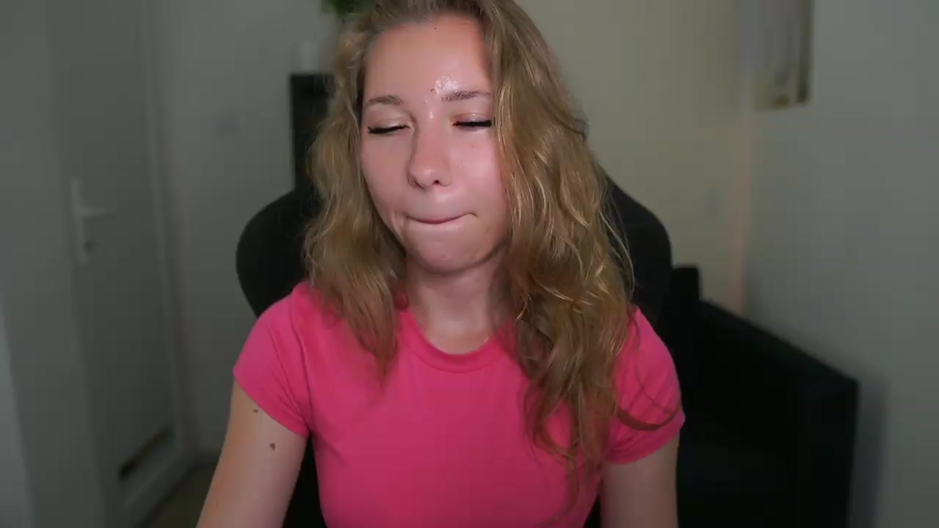 Gallery image thumbnail from VivienVance18's myfreecams stream on, 06/13/2026, 18:25 image 8 of 20