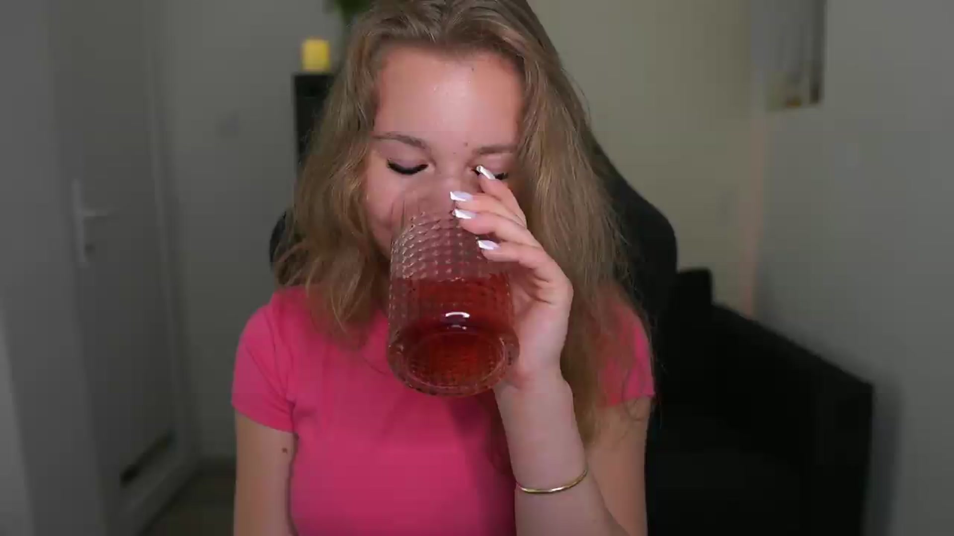 Gallery image thumbnail from VivienVance18's myfreecams stream on, 06/14/2026, 19:15 image 16 of 20