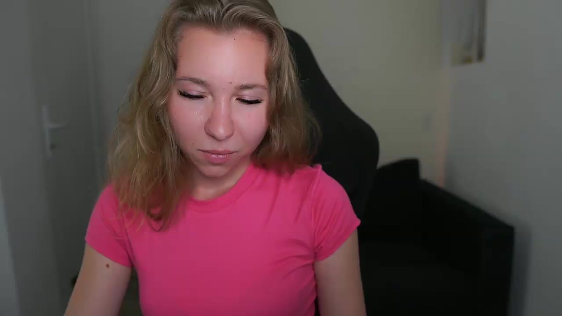 Gallery image thumbnail from VivienVance18's myfreecams stream on, 06/14/2026, 19:15 image 9 of 20
