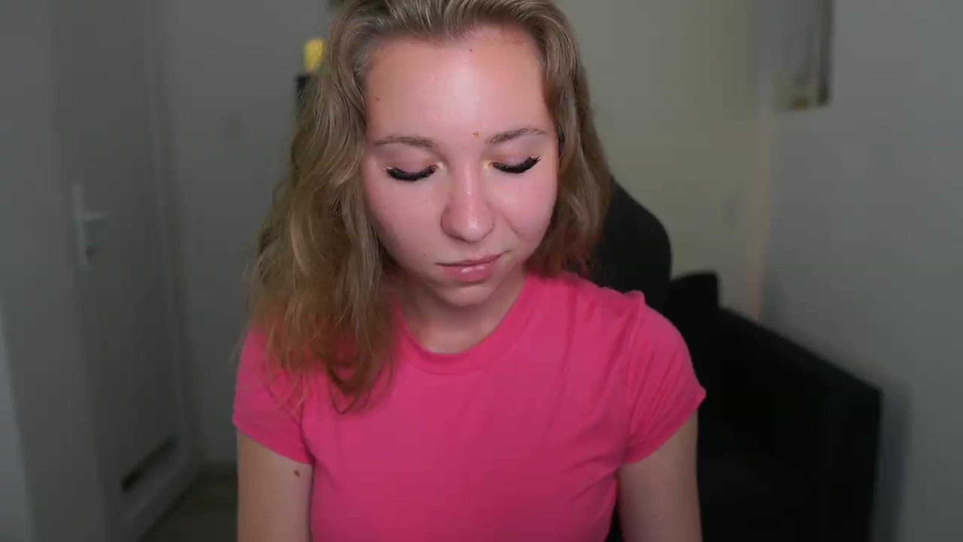 Gallery image thumbnail from VivienVance18's myfreecams stream on, 06/14/2026, 19:15 image 8 of 20
