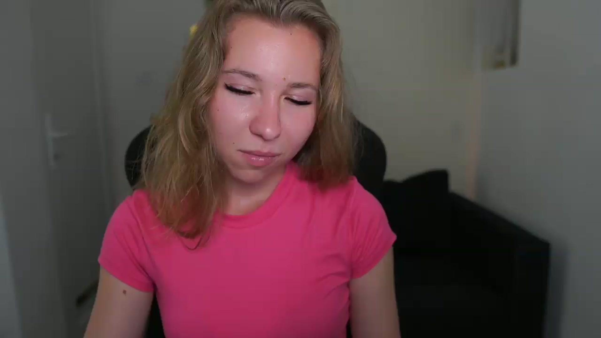 Gallery image thumbnail from VivienVance18's myfreecams stream on, 06/14/2026, 19:15 image 10 of 20