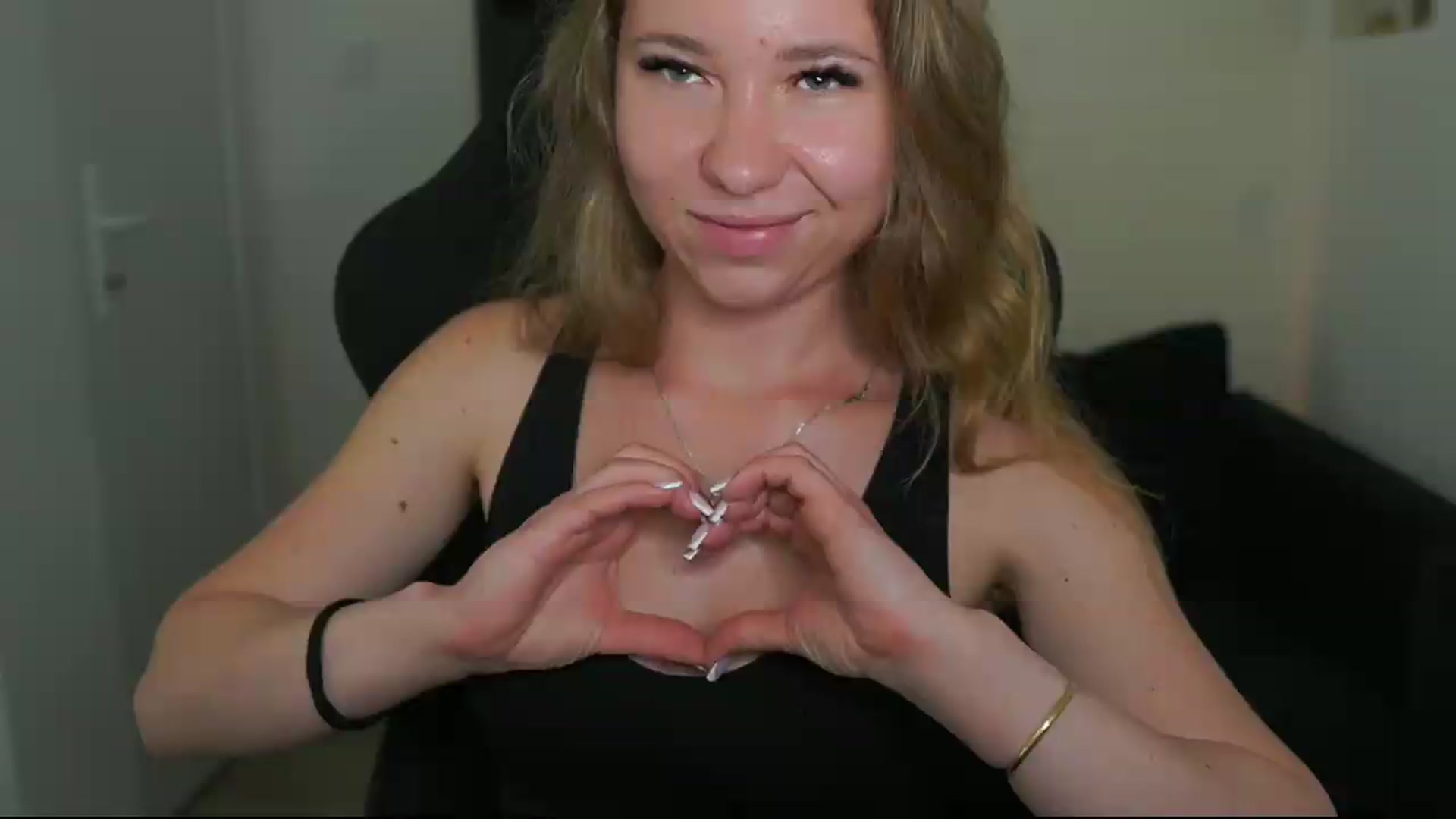 Gallery image thumbnail from VivienVance18's myfreecams stream on, 06/15/2026, 16:59 image 9 of 20