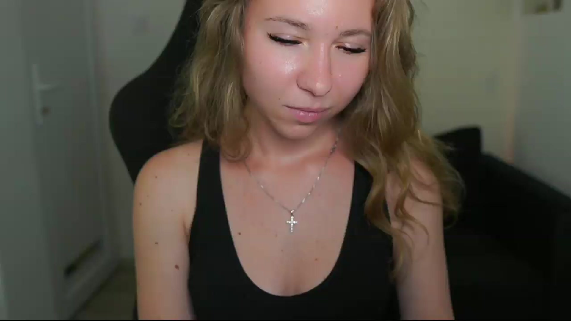 Gallery image thumbnail from VivienVance18's myfreecams stream on, 06/15/2026, 16:59 image 8 of 20