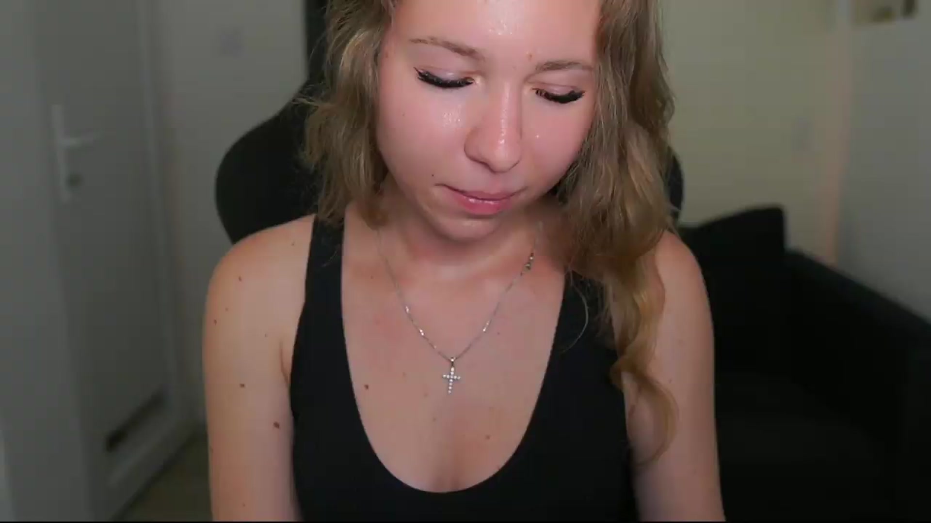Gallery image thumbnail from VivienVance18's myfreecams stream on, 06/15/2026, 16:59 image 6 of 20