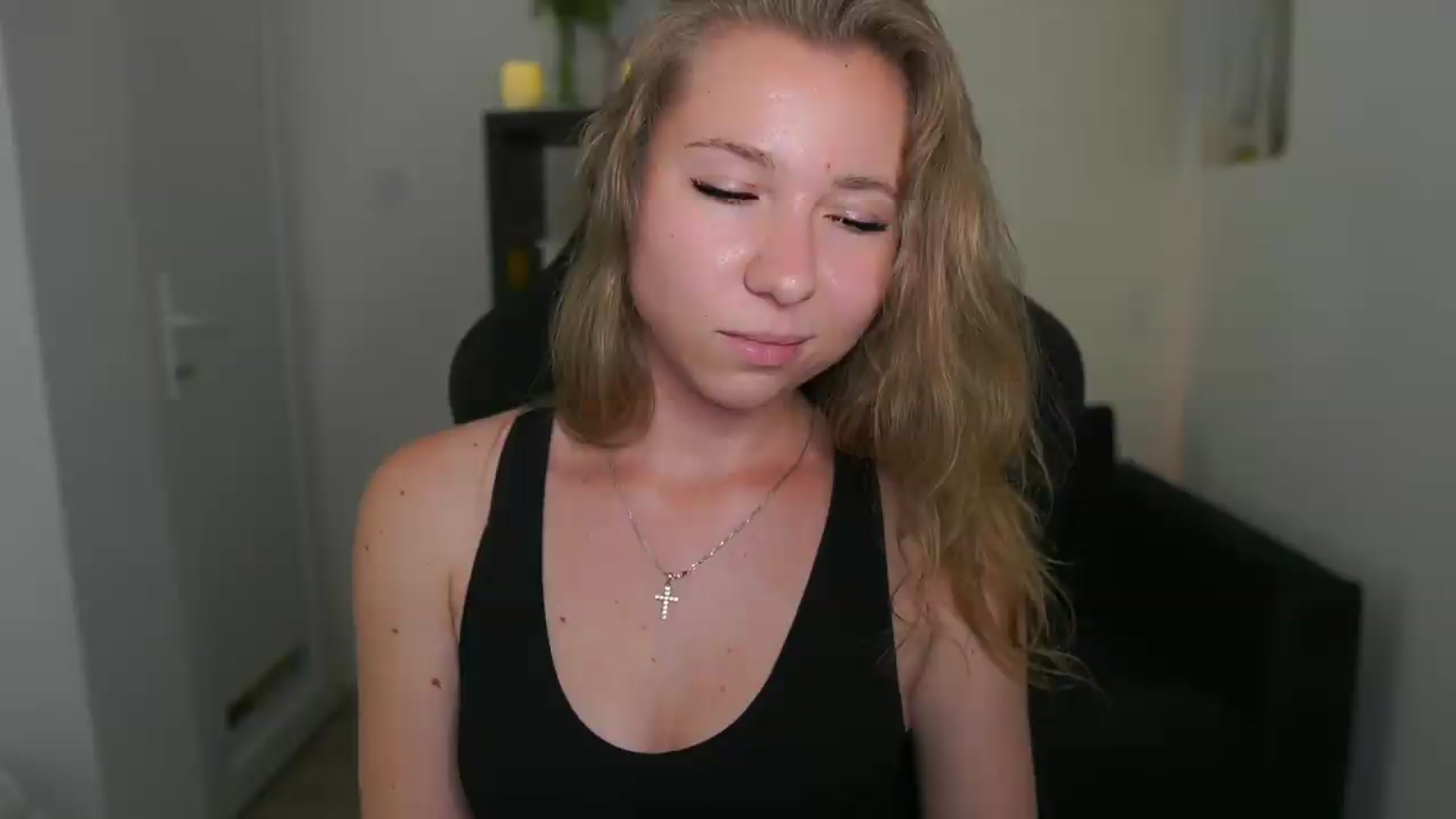 Gallery image thumbnail from VivienVance18's myfreecams stream on, 06/15/2026, 18:12 image 8 of 20