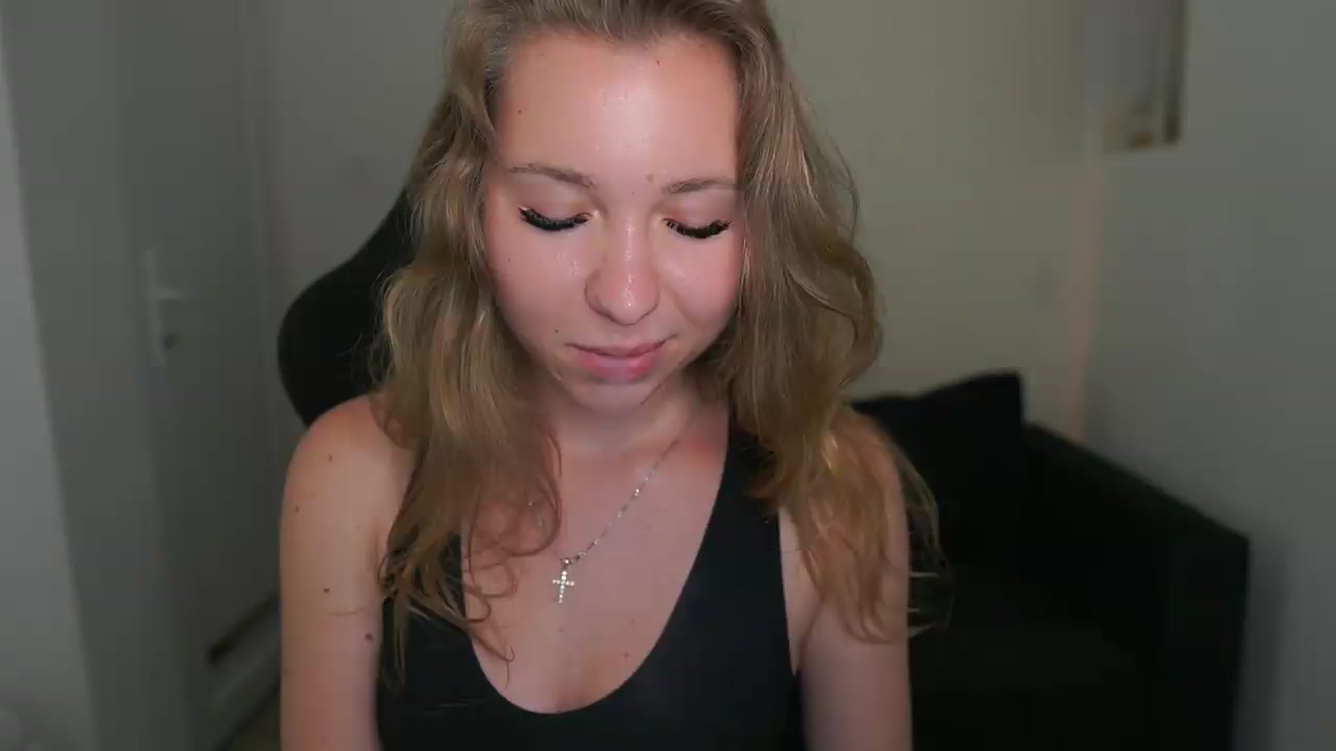 Gallery image thumbnail from VivienVance18's myfreecams stream on, 06/15/2026, 18:12 image 19 of 20
