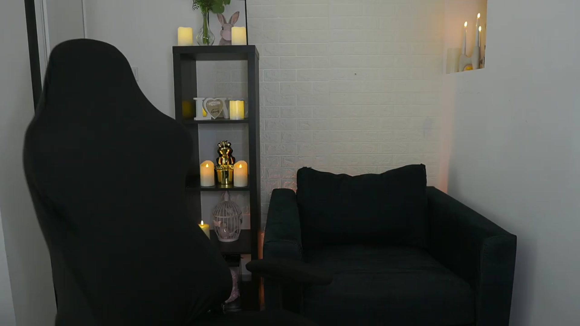 Gallery image thumbnail from VivienVance18's myfreecams stream on, 06/19/2026, 01:01 image 19 of 20