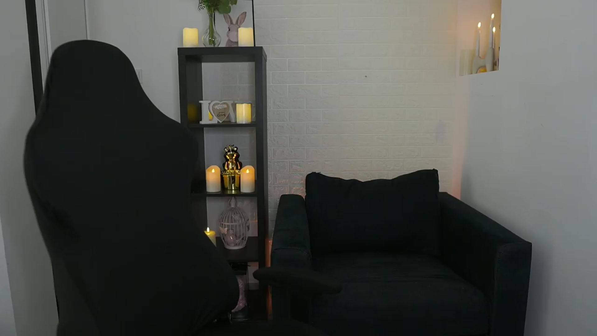 Gallery image thumbnail from VivienVance18's myfreecams stream on, 06/19/2026, 01:01 image 20 of 20