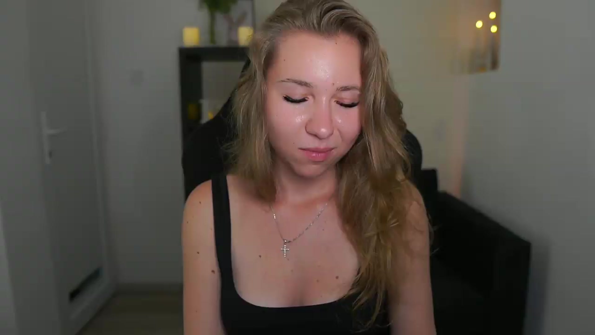 Gallery image thumbnail from VivienVance18's myfreecams stream on, 06/19/2026, 02:56 image 20 of 20