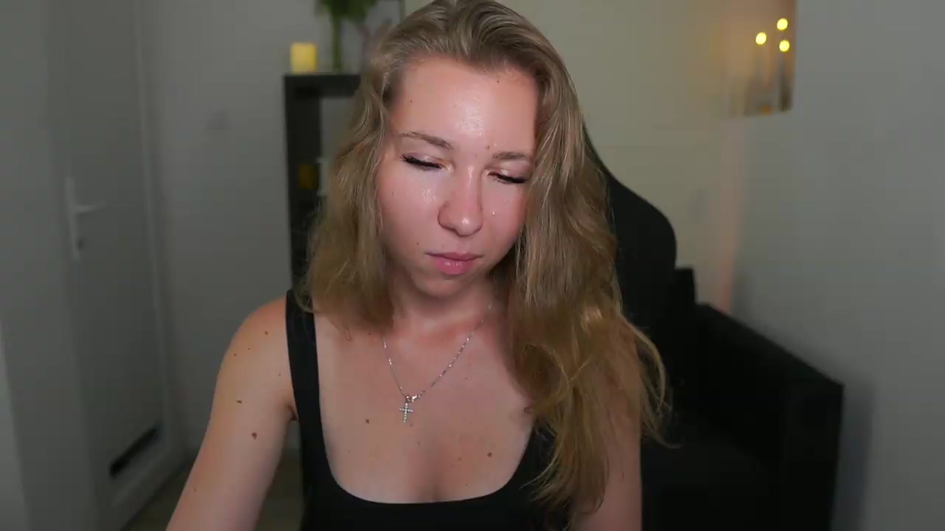 Gallery image thumbnail from VivienVance18's myfreecams stream on, 06/19/2026, 02:56 image 19 of 20