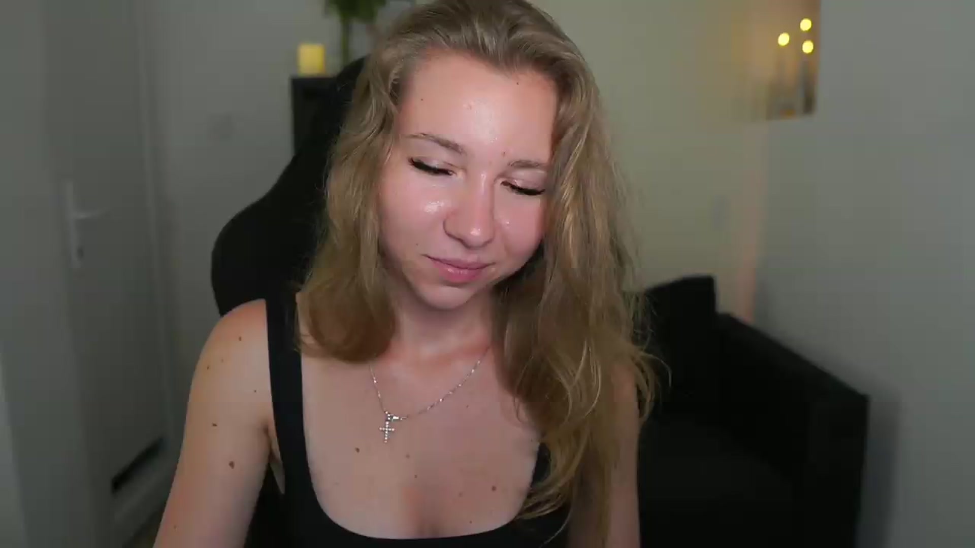 Gallery image thumbnail from VivienVance18's myfreecams stream on, 06/19/2026, 02:56 image 10 of 20