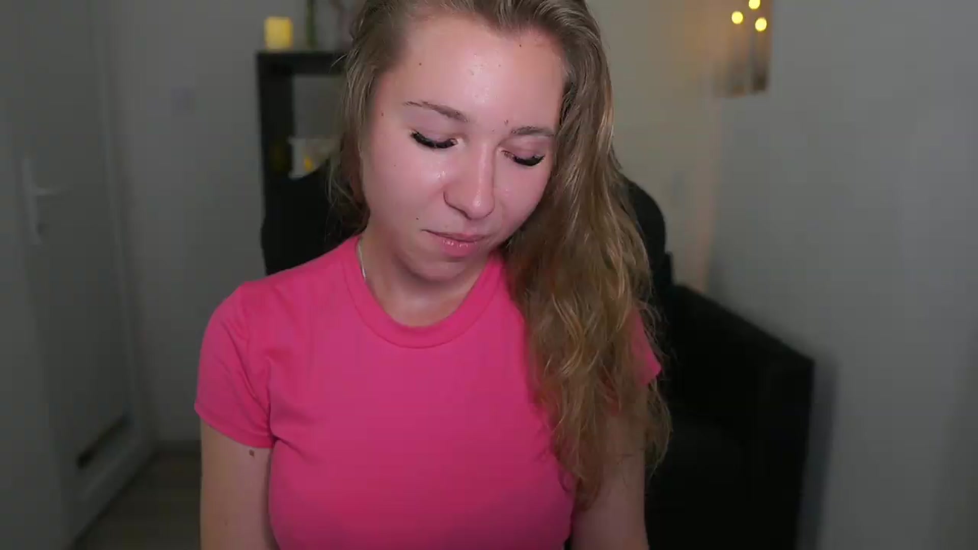 Gallery image thumbnail from VivienVance18's myfreecams stream on, 06/20/2026, 21:56 image 9 of 20