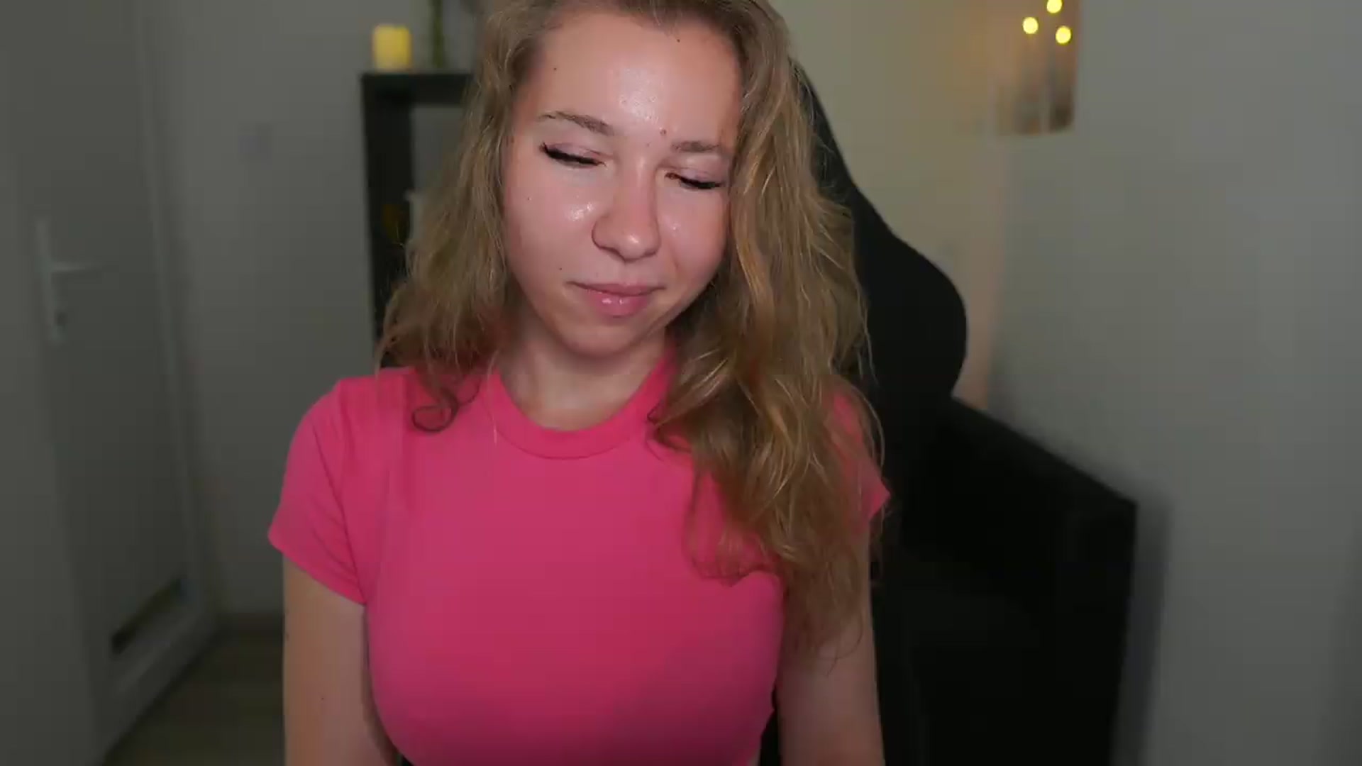 Gallery image thumbnail from VivienVance18's myfreecams stream on, 06/20/2026, 23:10 image 17 of 20