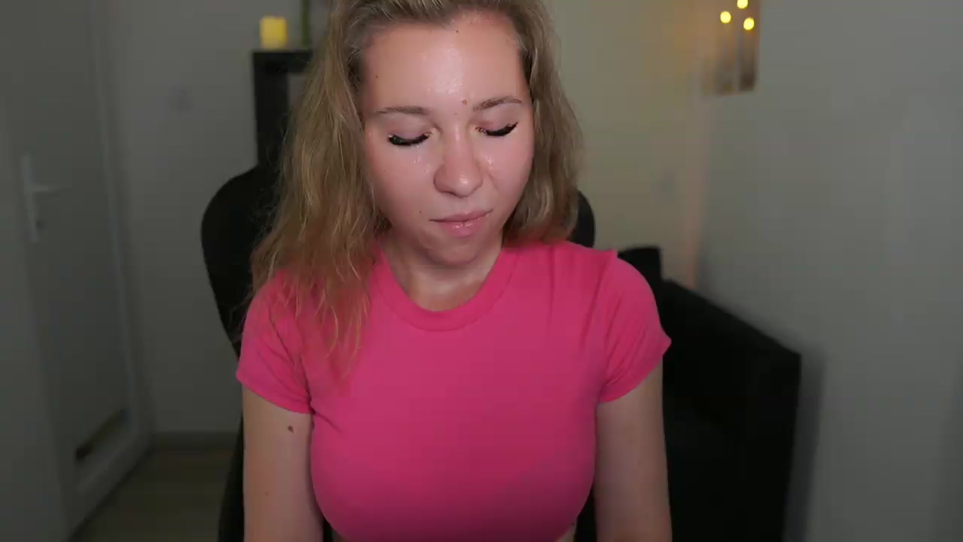 Gallery image thumbnail from VivienVance18's myfreecams stream on, 06/20/2026, 23:10 image 8 of 20