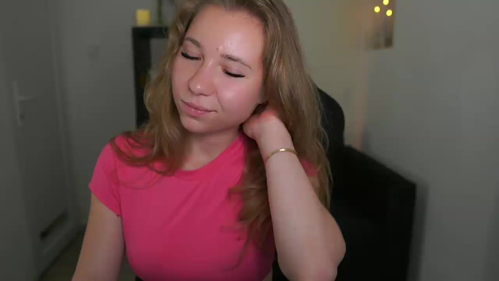 Gallery image thumbnail from VivienVance18's myfreecams stream on, 06/20/2026, 23:40 image 7 of 20